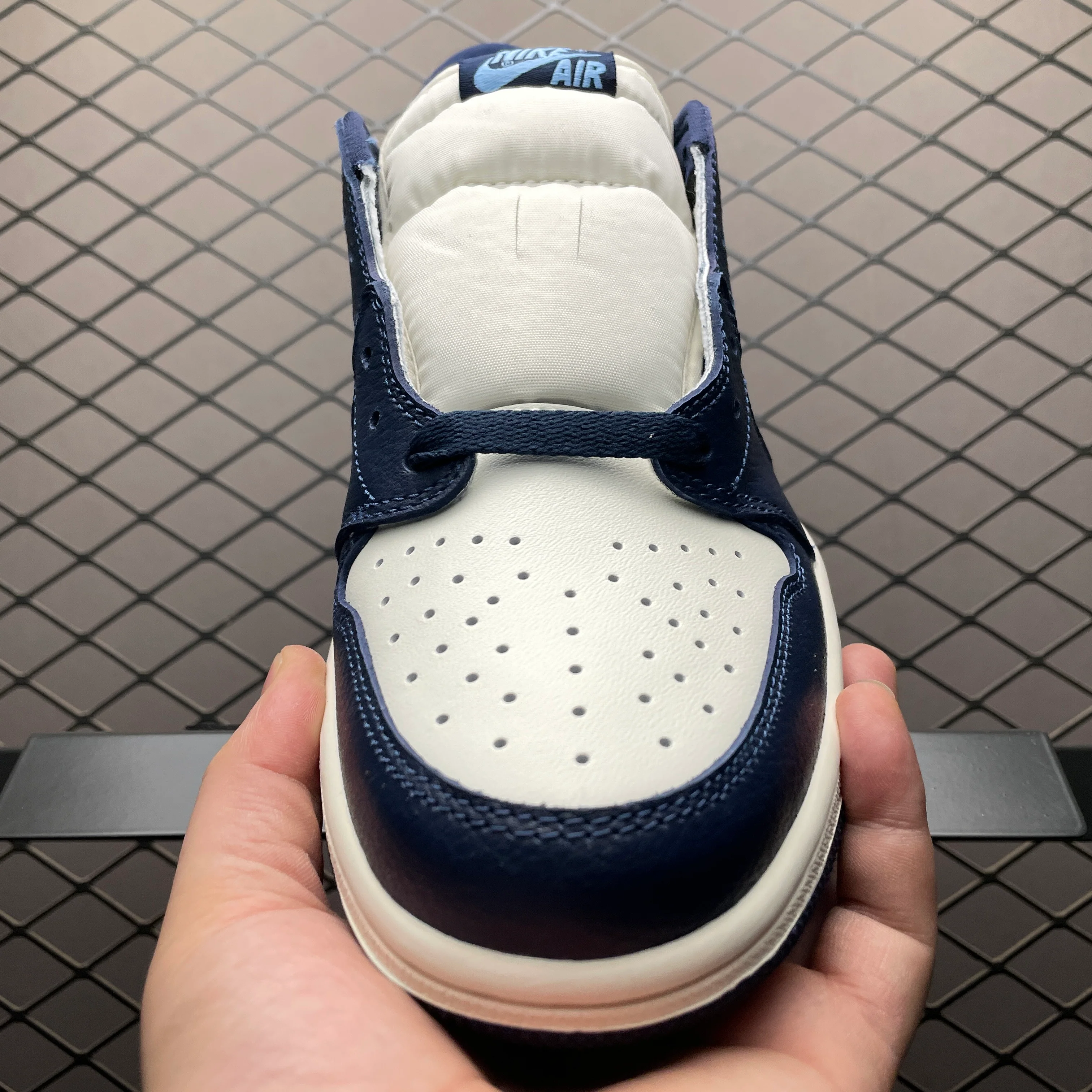AJ1 Low Obsidian UNC - Image 10