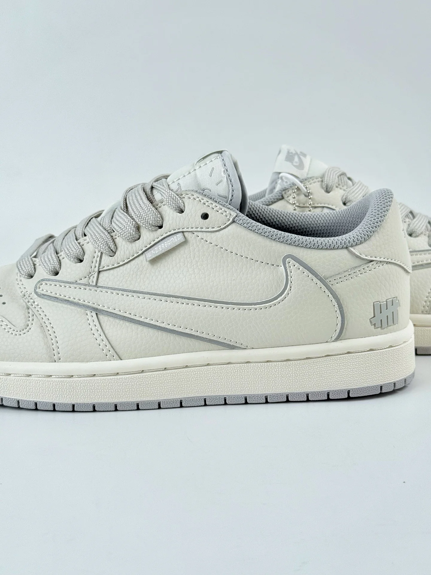 AJ1 Low Travis Scott x UNDFTD Customs - Image 3