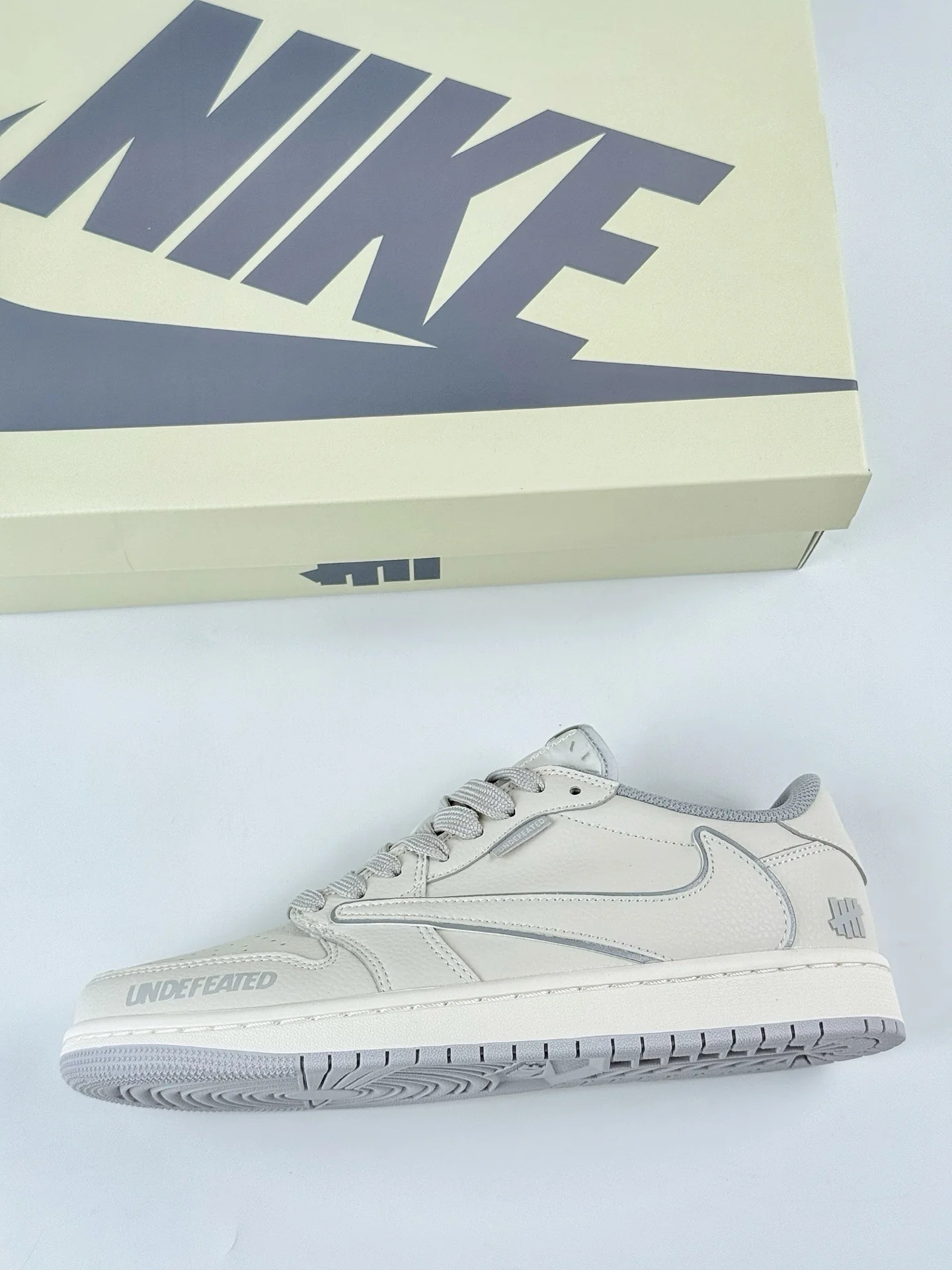 AJ1 Low Travis Scott x UNDFTD Customs - Image 5