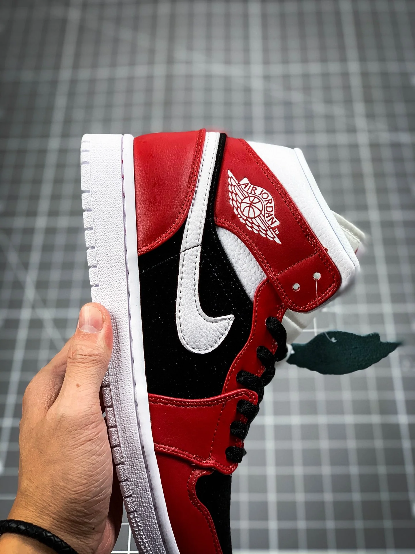 AJ1 Mid Gym Red Black - Image 10