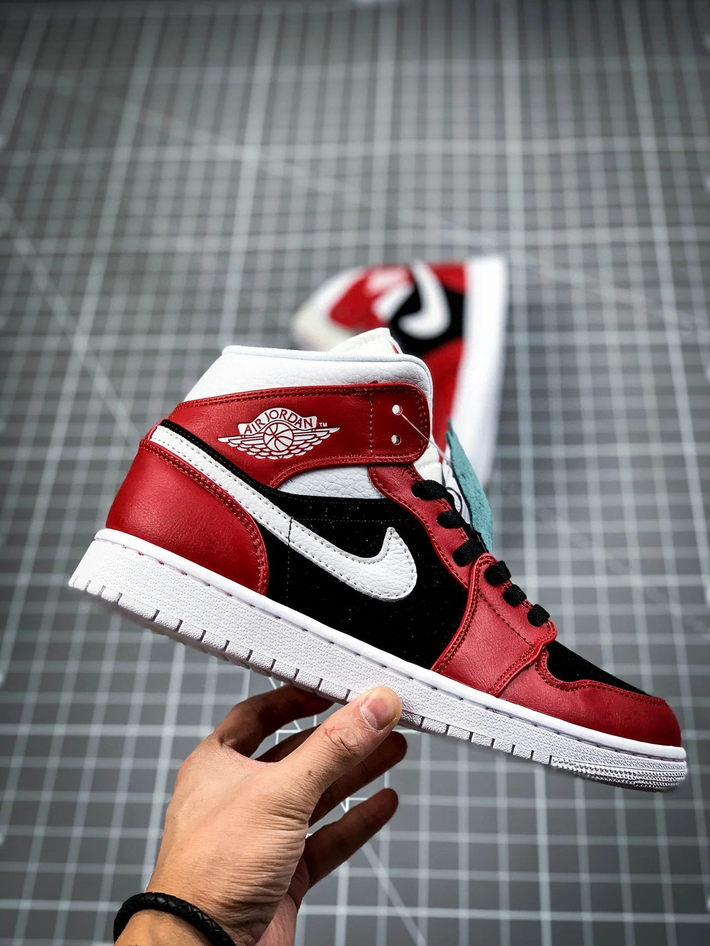 AJ1 Mid Gym Red Black - Image 4