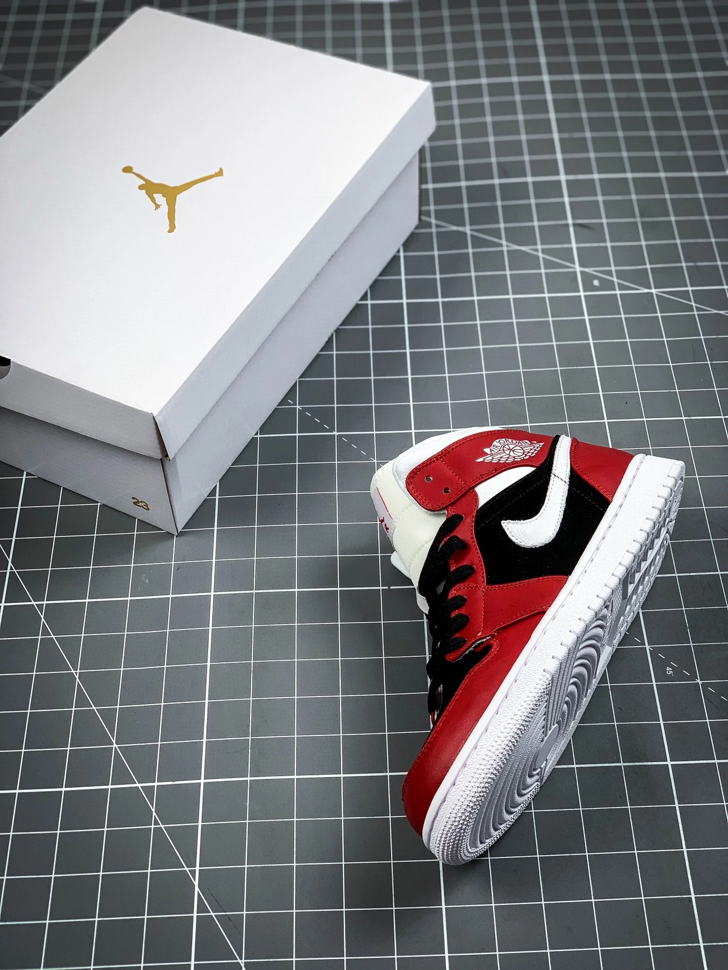 AJ1 Mid Gym Red Black - Image 5