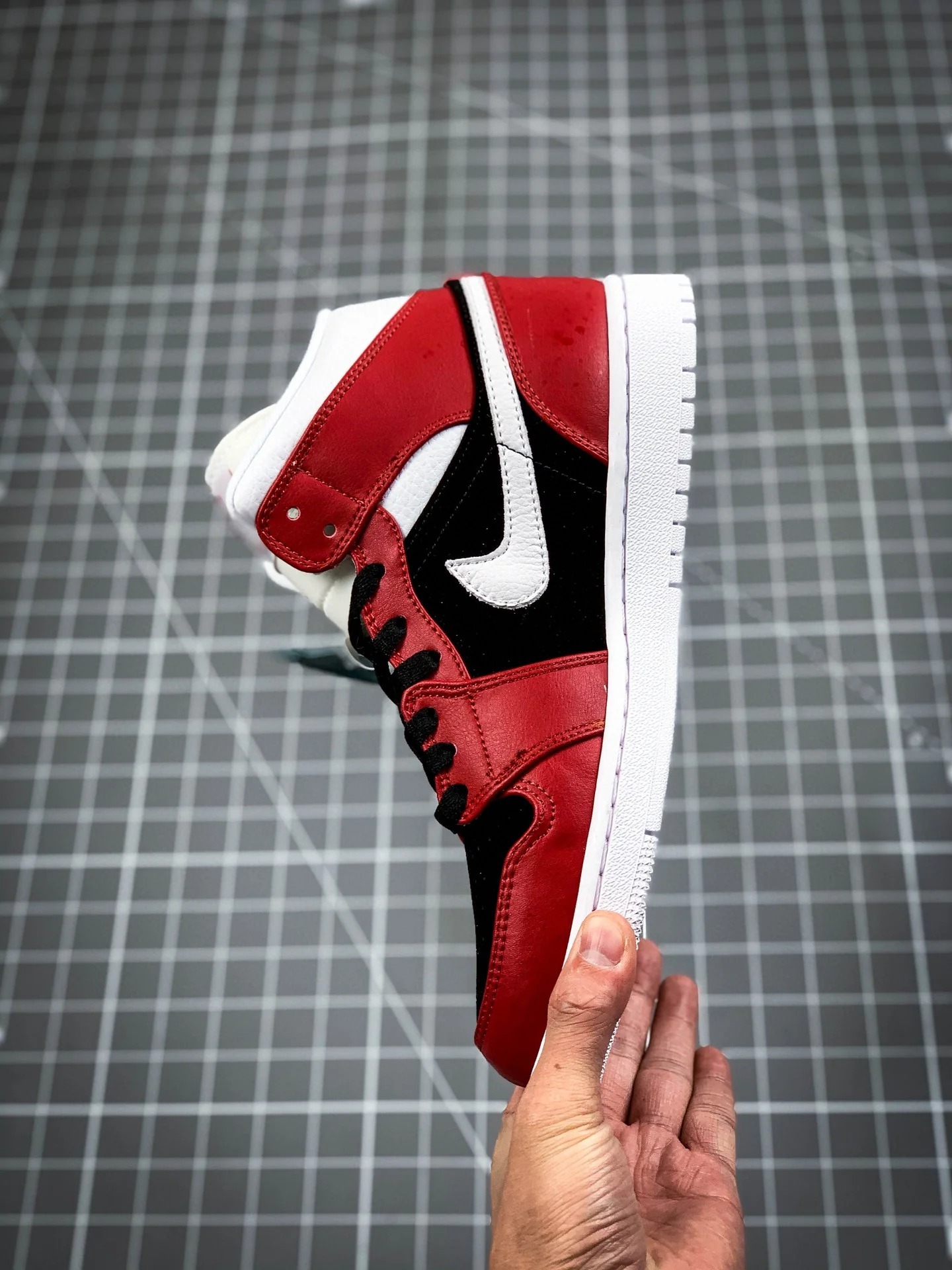AJ1 Mid Gym Red Black - Image 6
