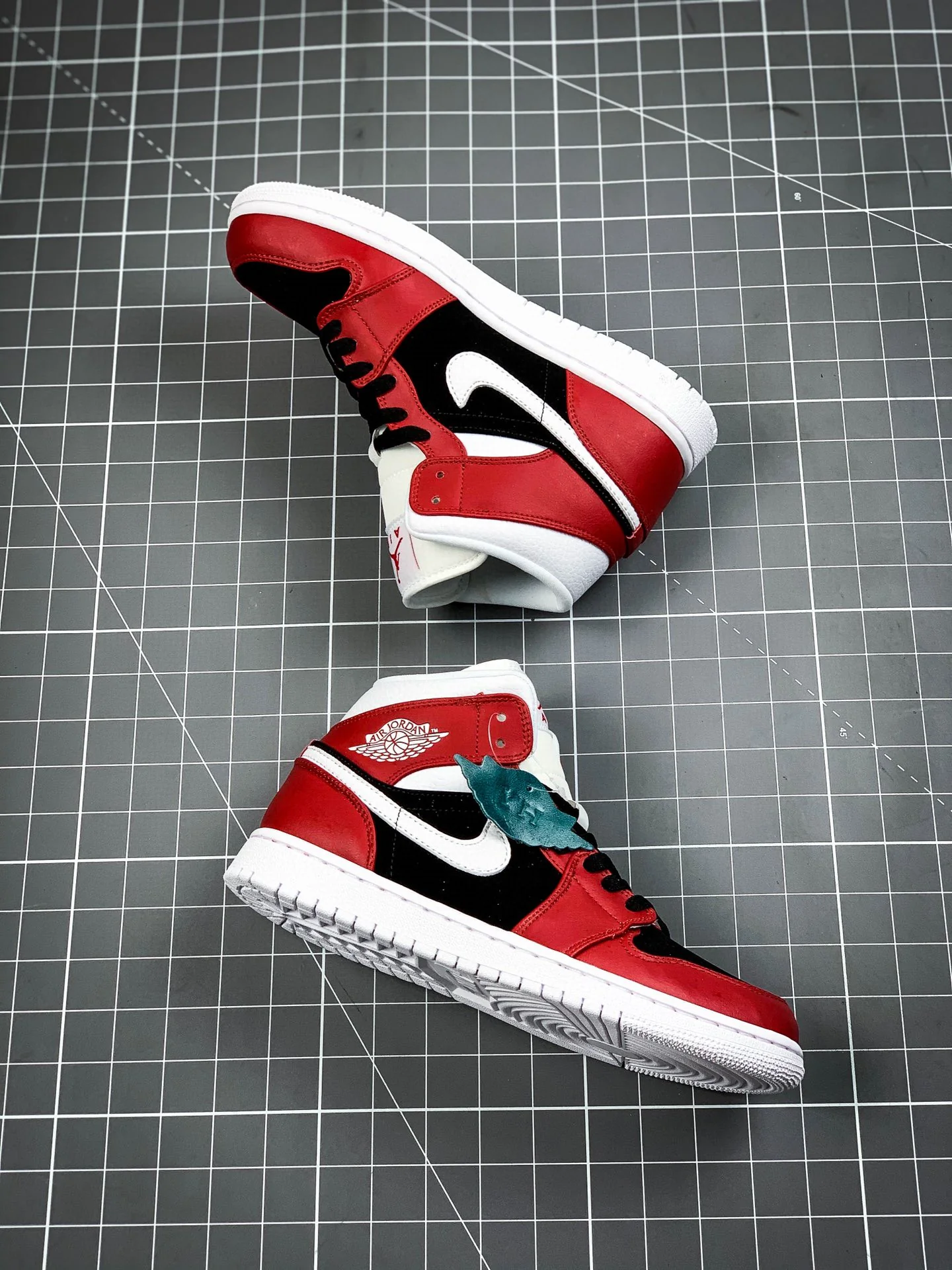 AJ1 Mid Gym Red Black - Image 7
