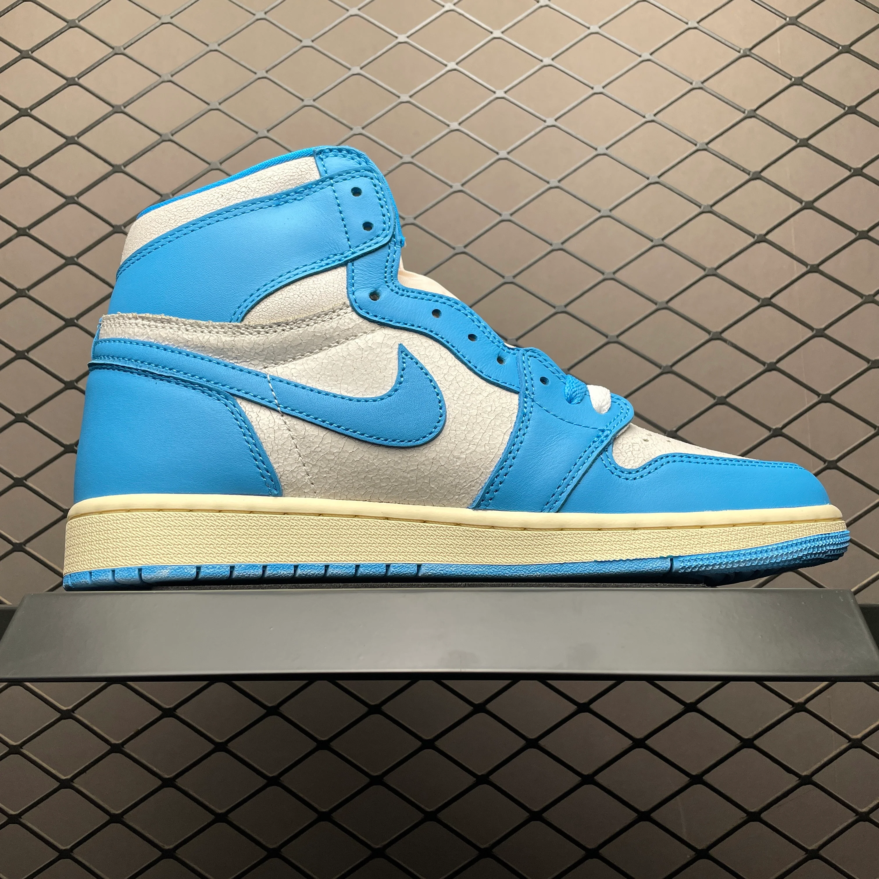 AJ1 OG UNC Reimagined - Image 4