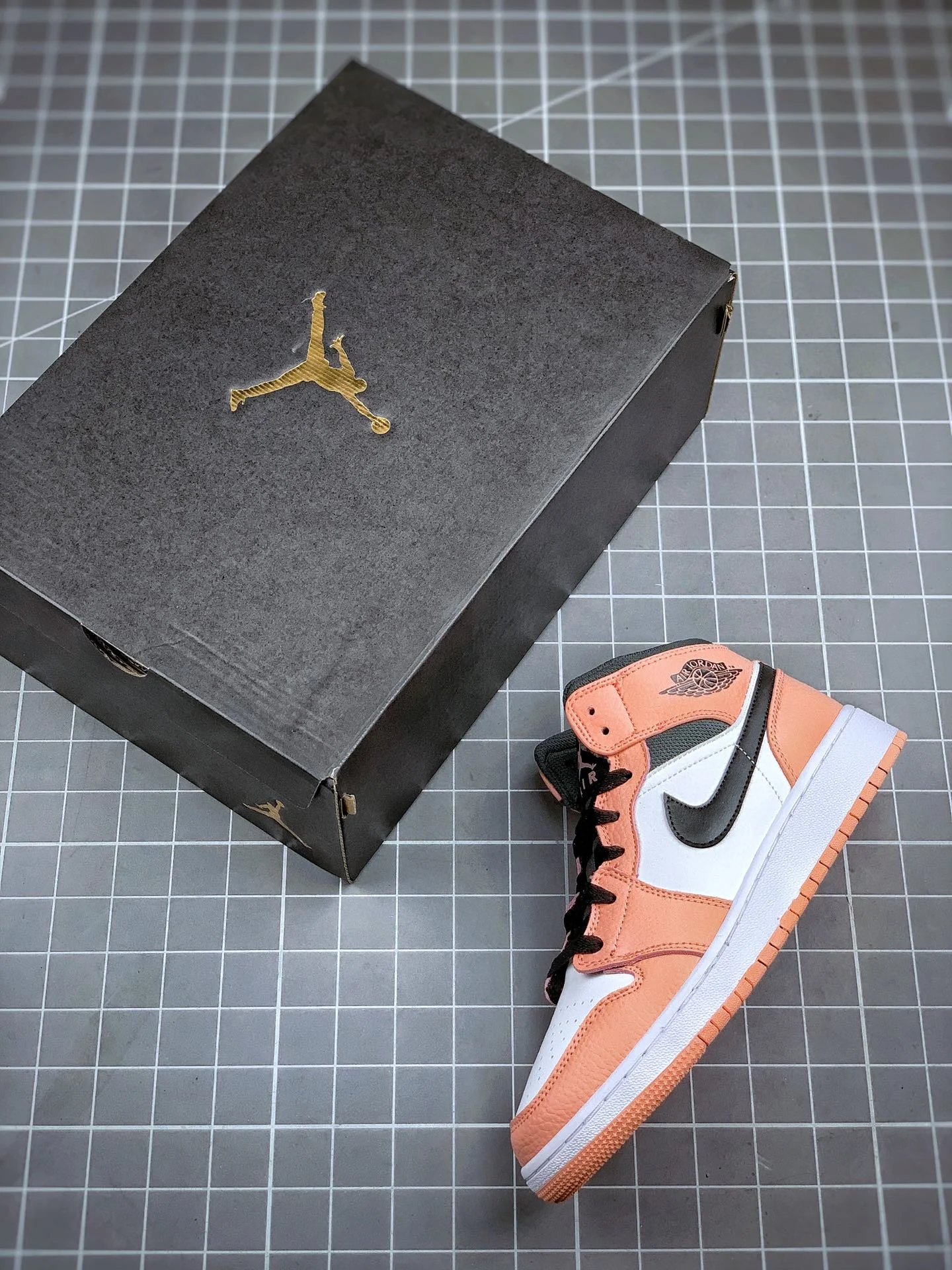 AJ1 Pink Quartz - Image 4