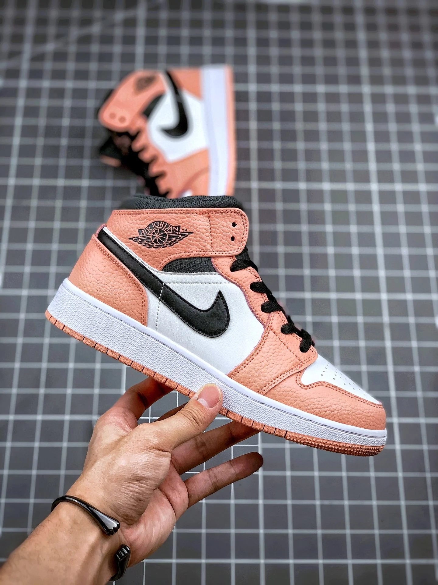 AJ1 Pink Quartz - Image 5