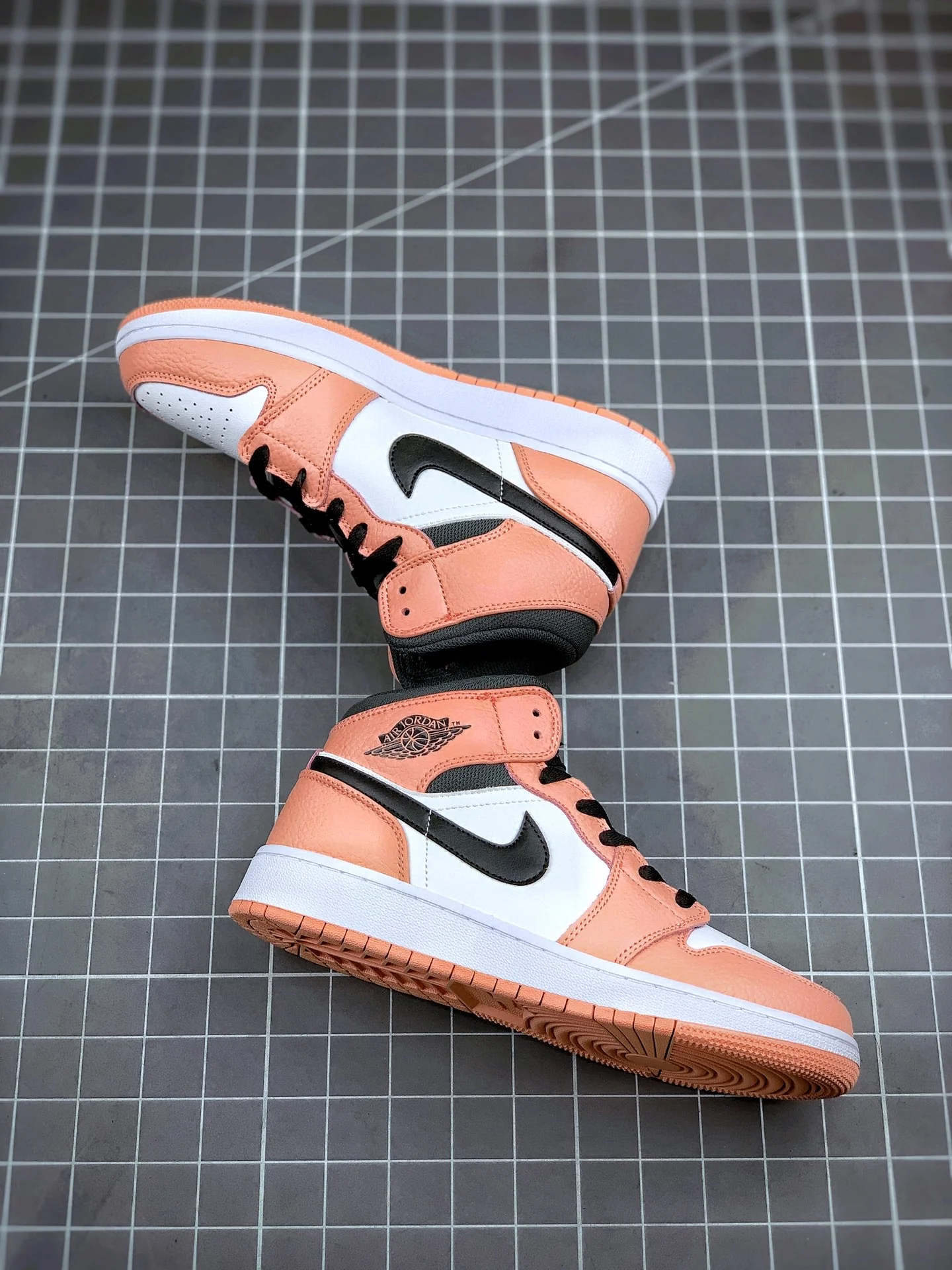 AJ1 Pink Quartz - Image 6