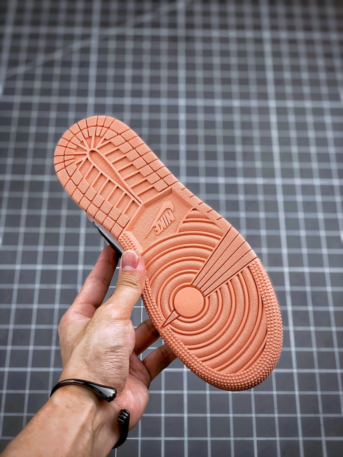AJ1 Pink Quartz - Image 8