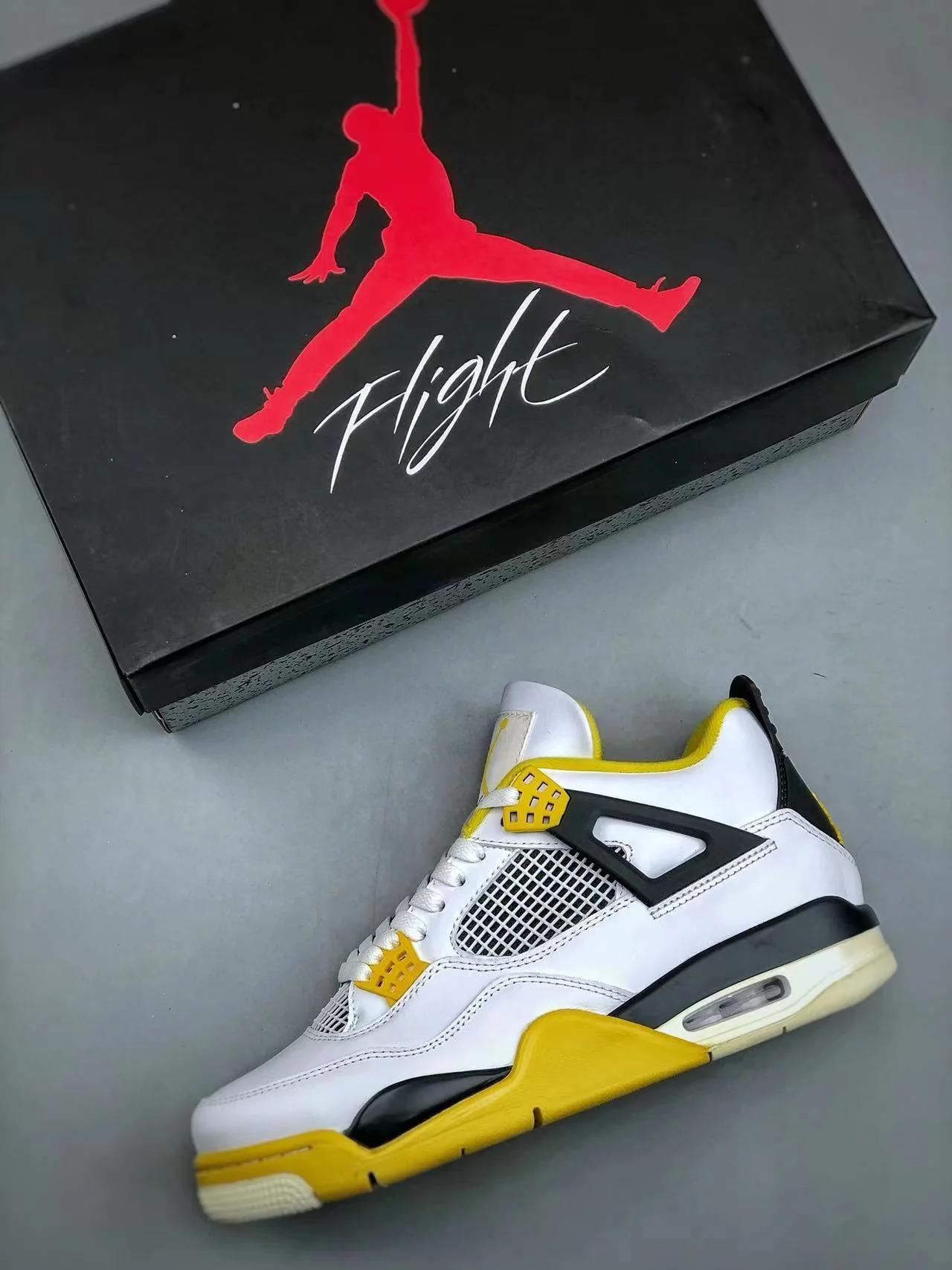 AJ4 Retro Vivid Sulfur - Image 4