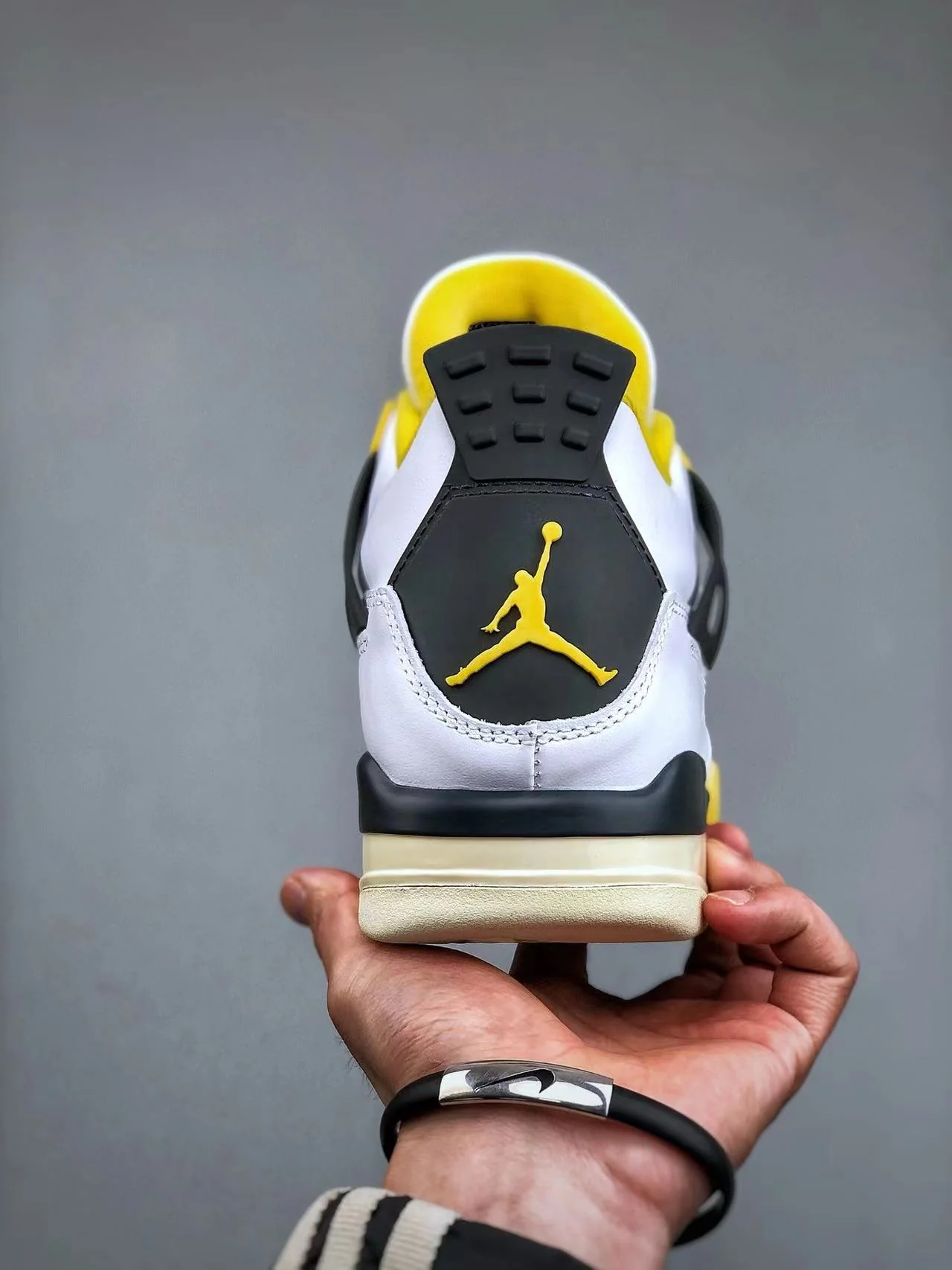 AJ4 Retro Vivid Sulfur - Image 5