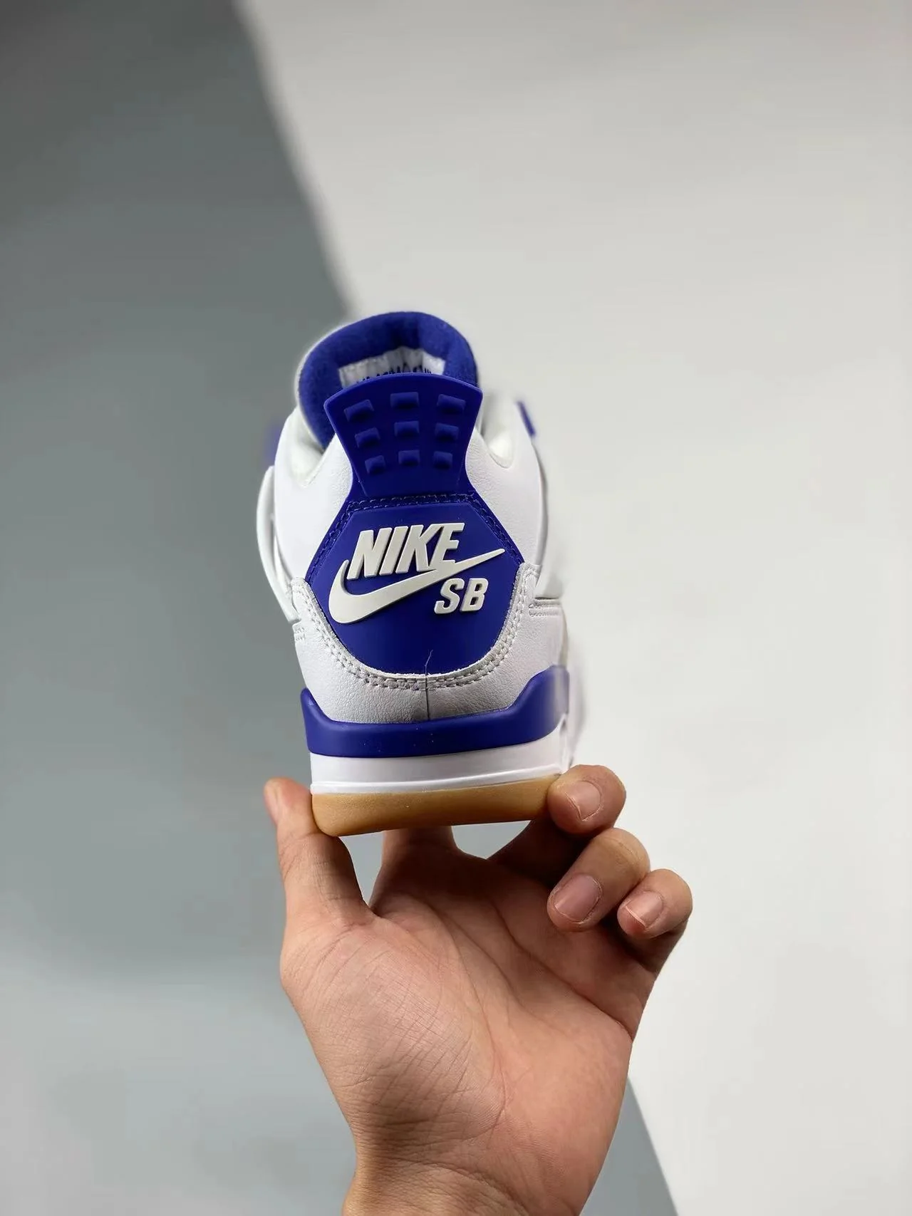 AJ4 SB Summit White/Navy - Image 3