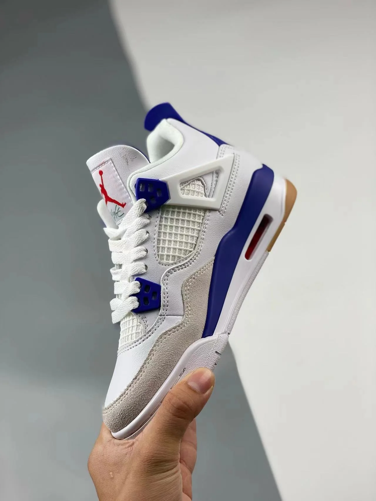AJ4 SB Summit White/Navy - Image 4