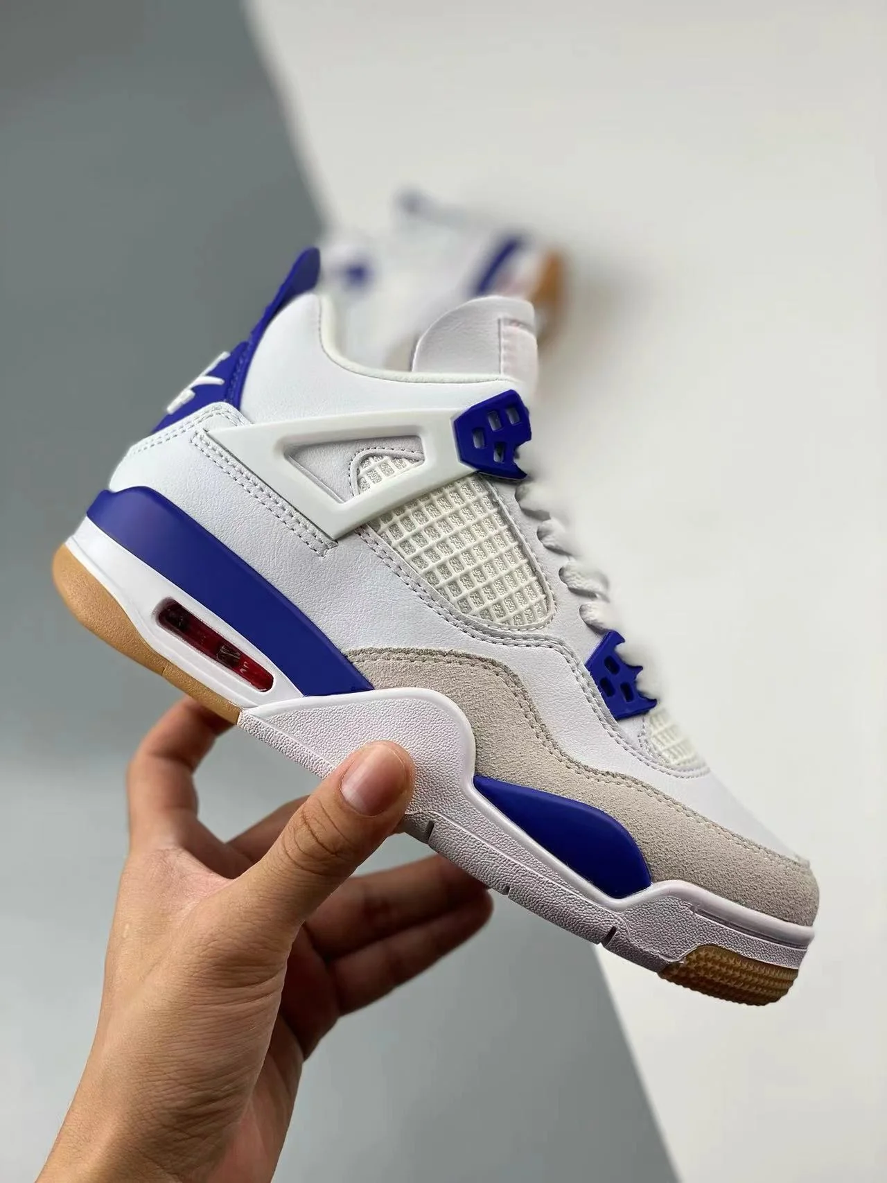 AJ4 SB Summit White/Navy - Image 5
