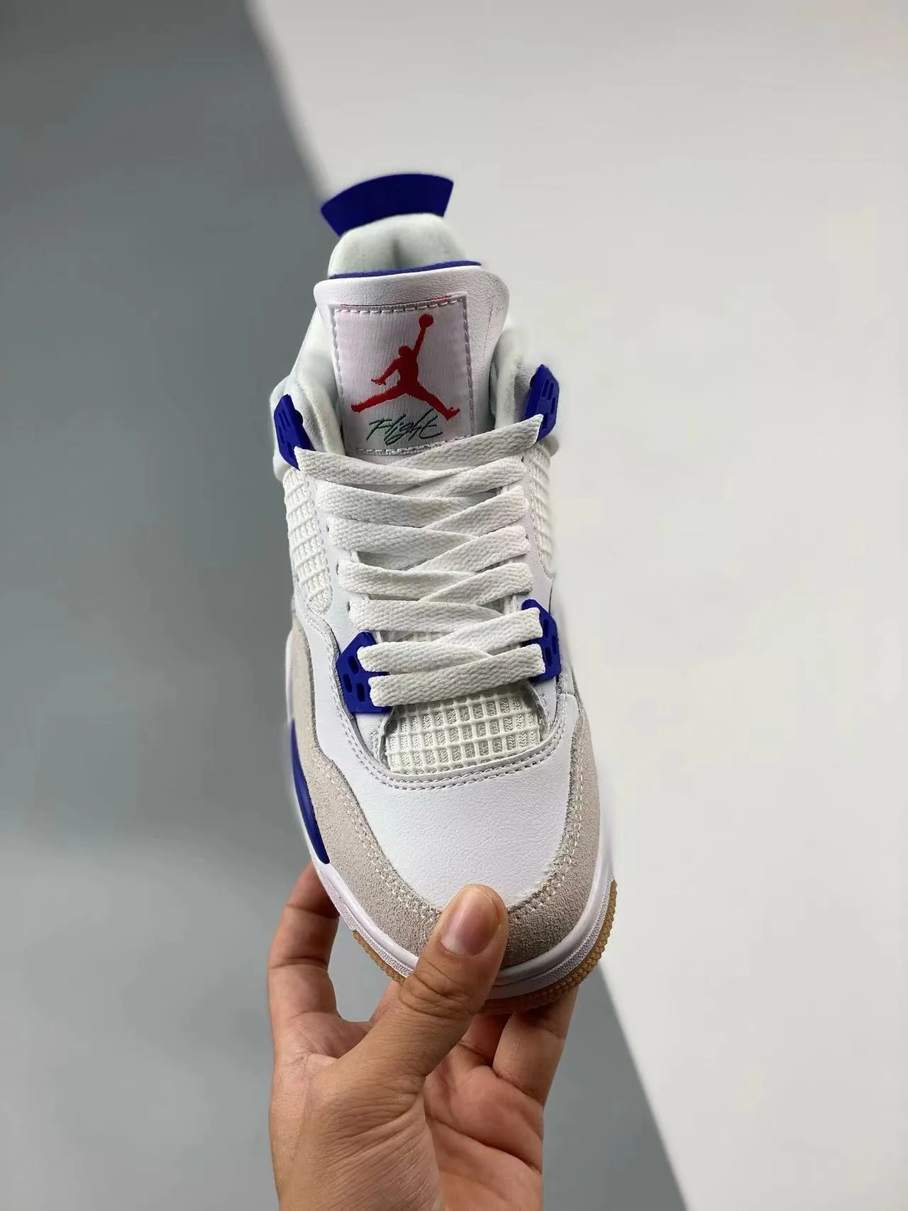AJ4 SB Summit White/Navy - Image 8