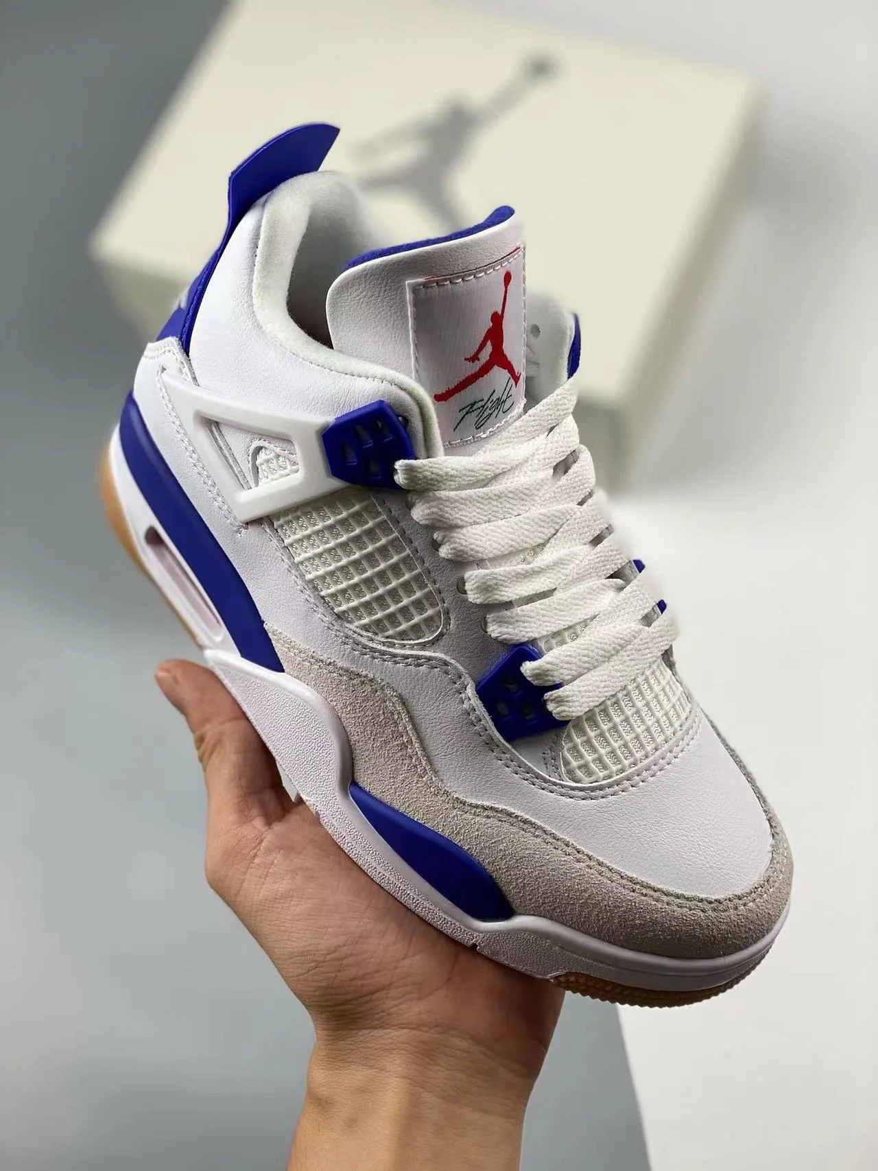 AJ4 SB Summit White/Navy - Image 9
