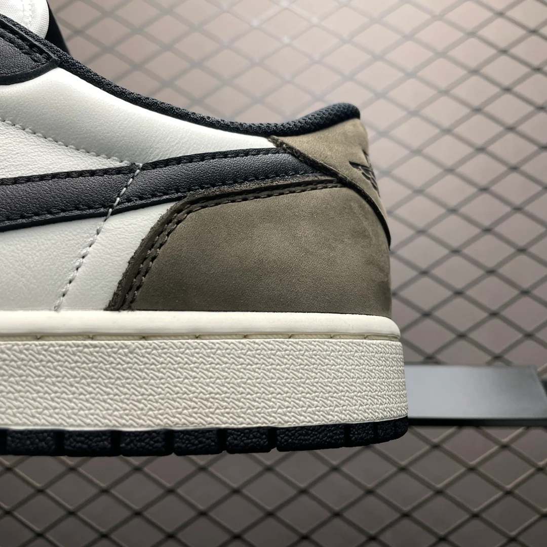 AJ1 Low Dark Mocha - Image 5