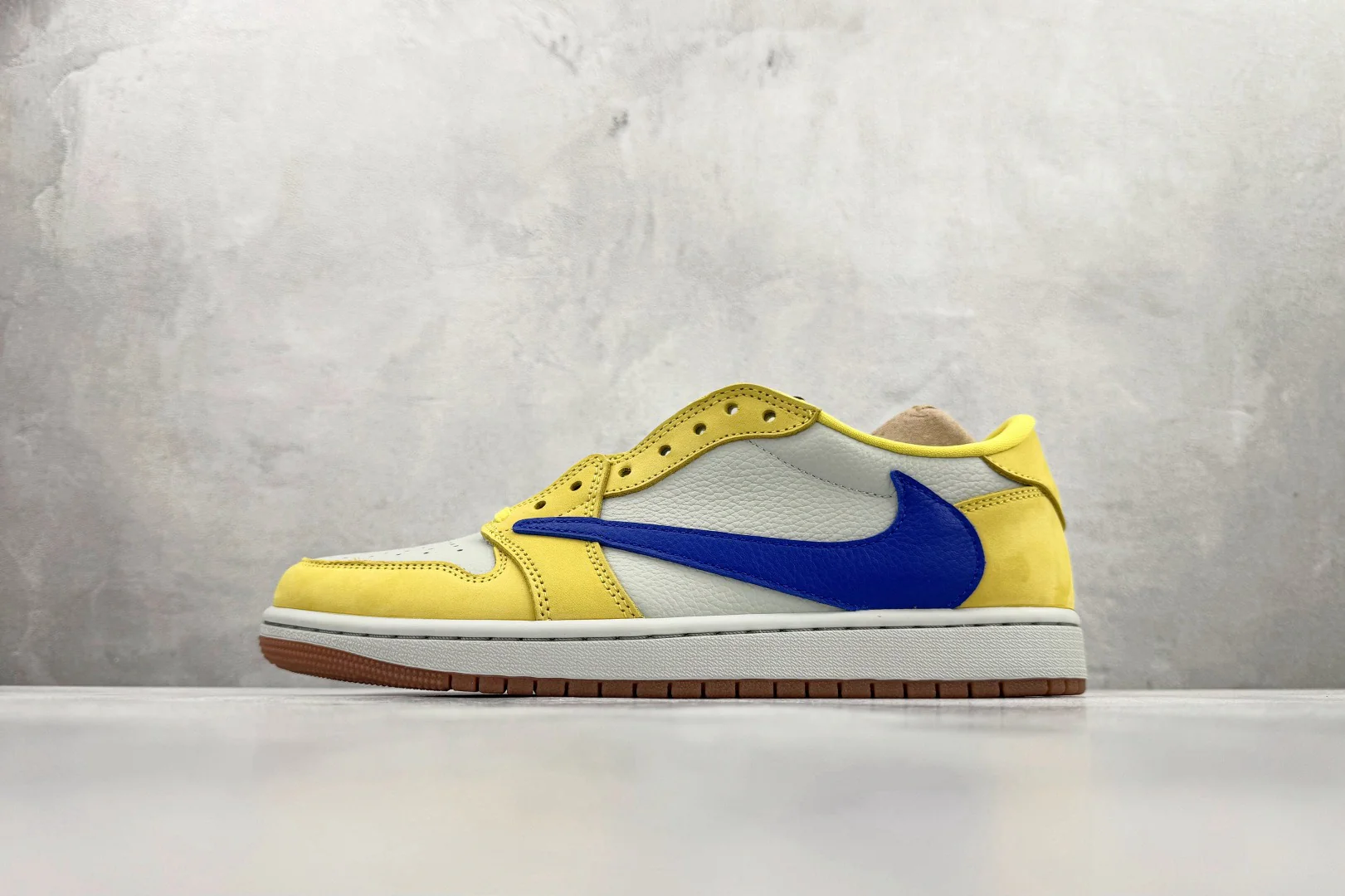 AJ1 Low Travis Scott Canary Yellow - Image 2