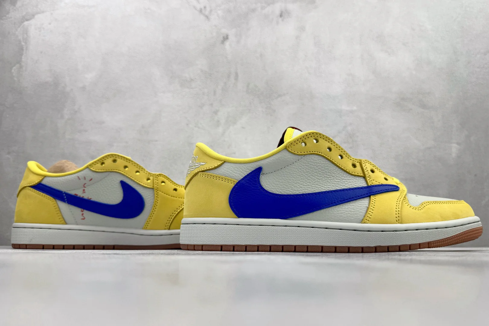 AJ1 Low Travis Scott Canary Yellow - Image 7