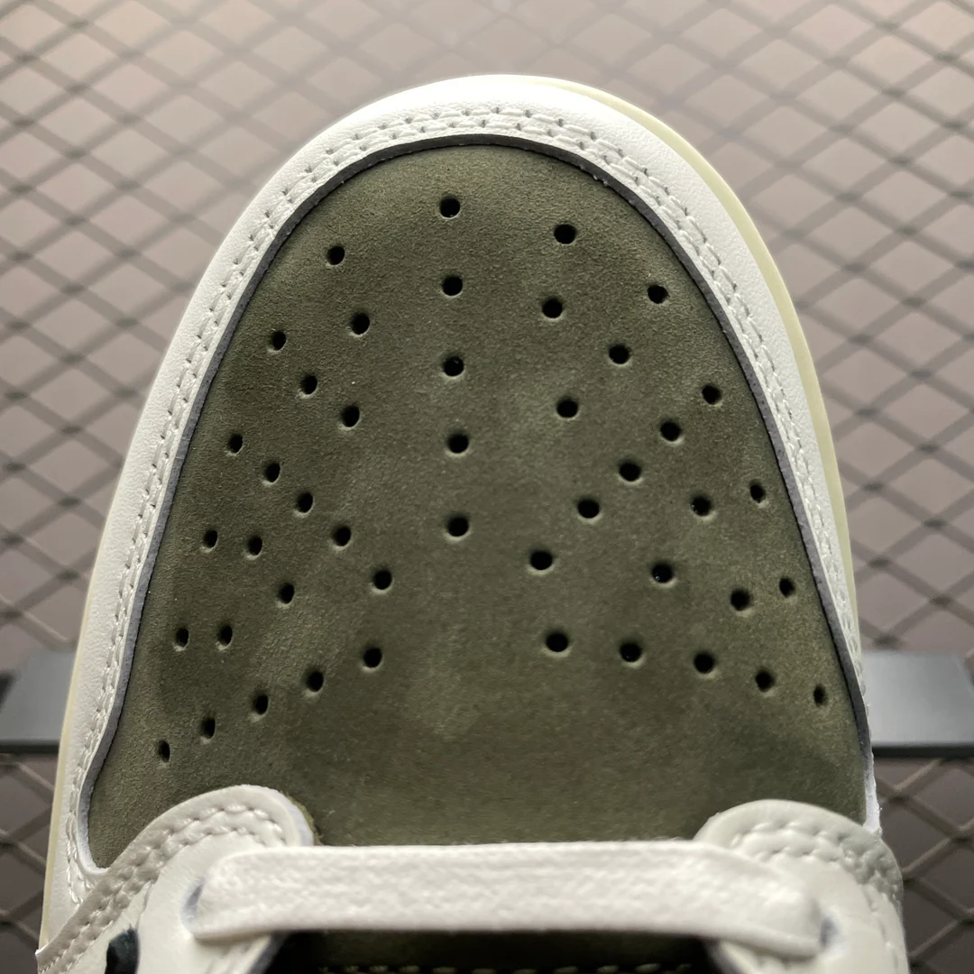 AJ1 Low Travis Scott Medium Olive - Image 7