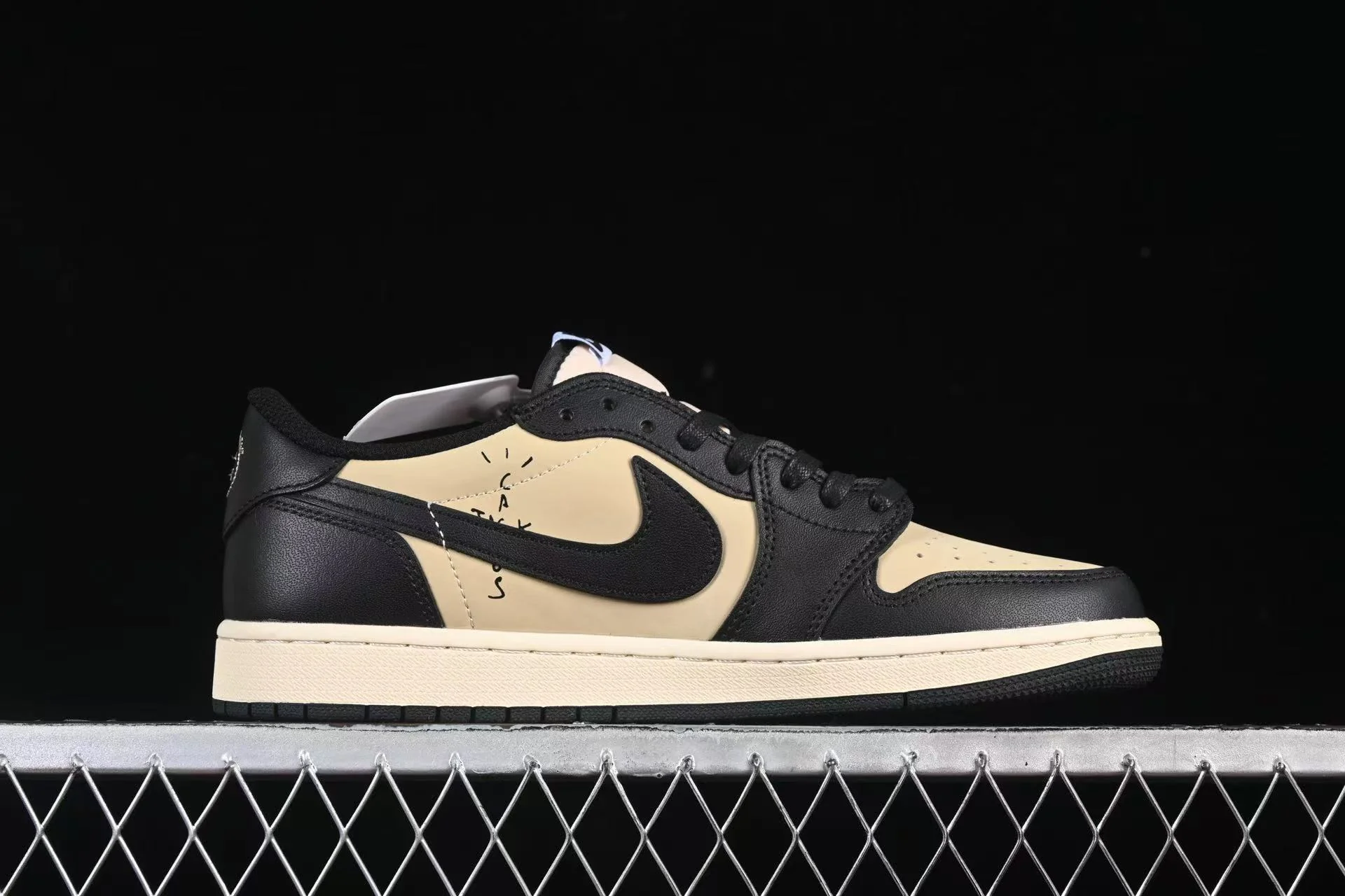 AJ1 Low Travis Scott Pale Vanilla - Image 3