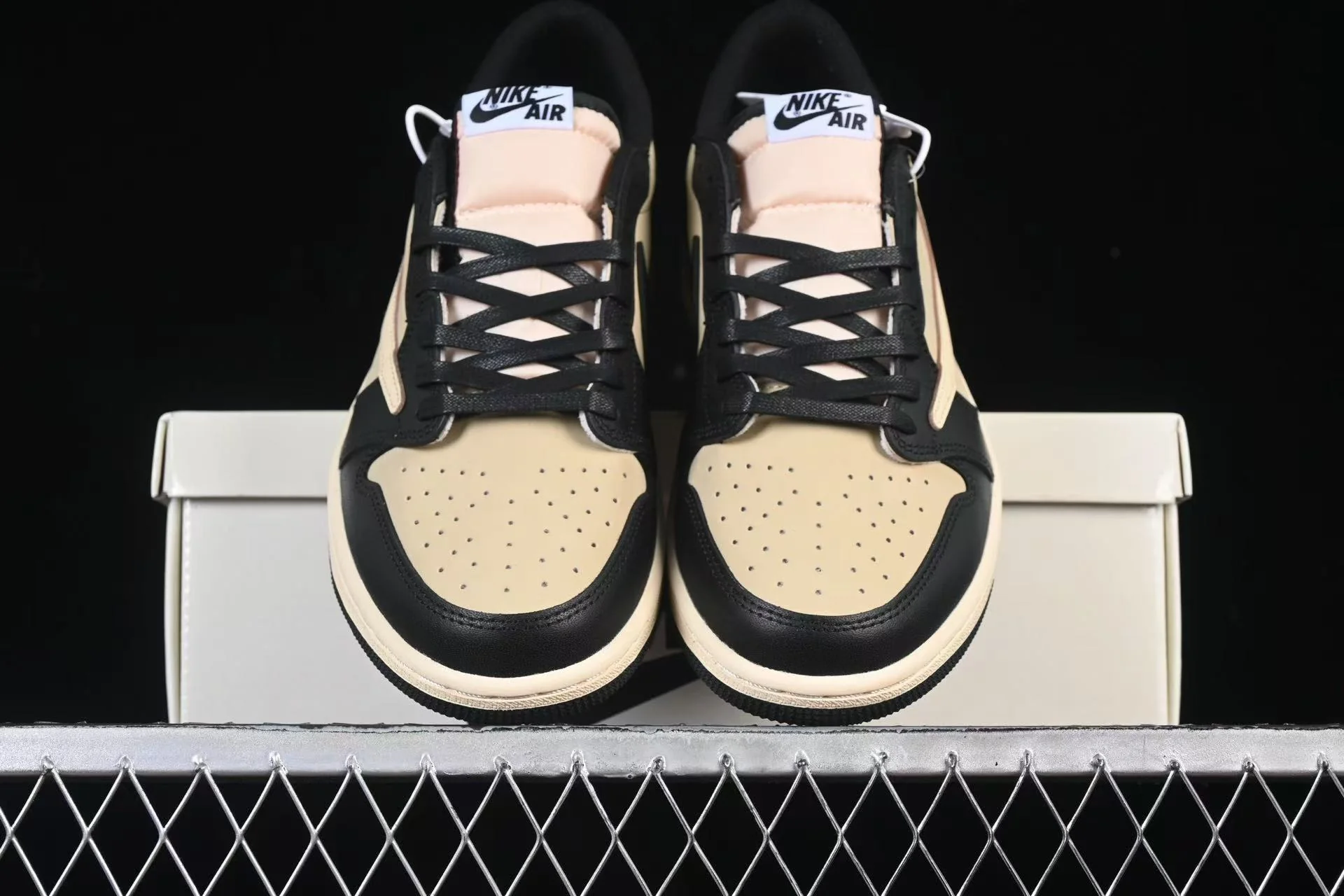 AJ1 Low Travis Scott Pale Vanilla - Image 5
