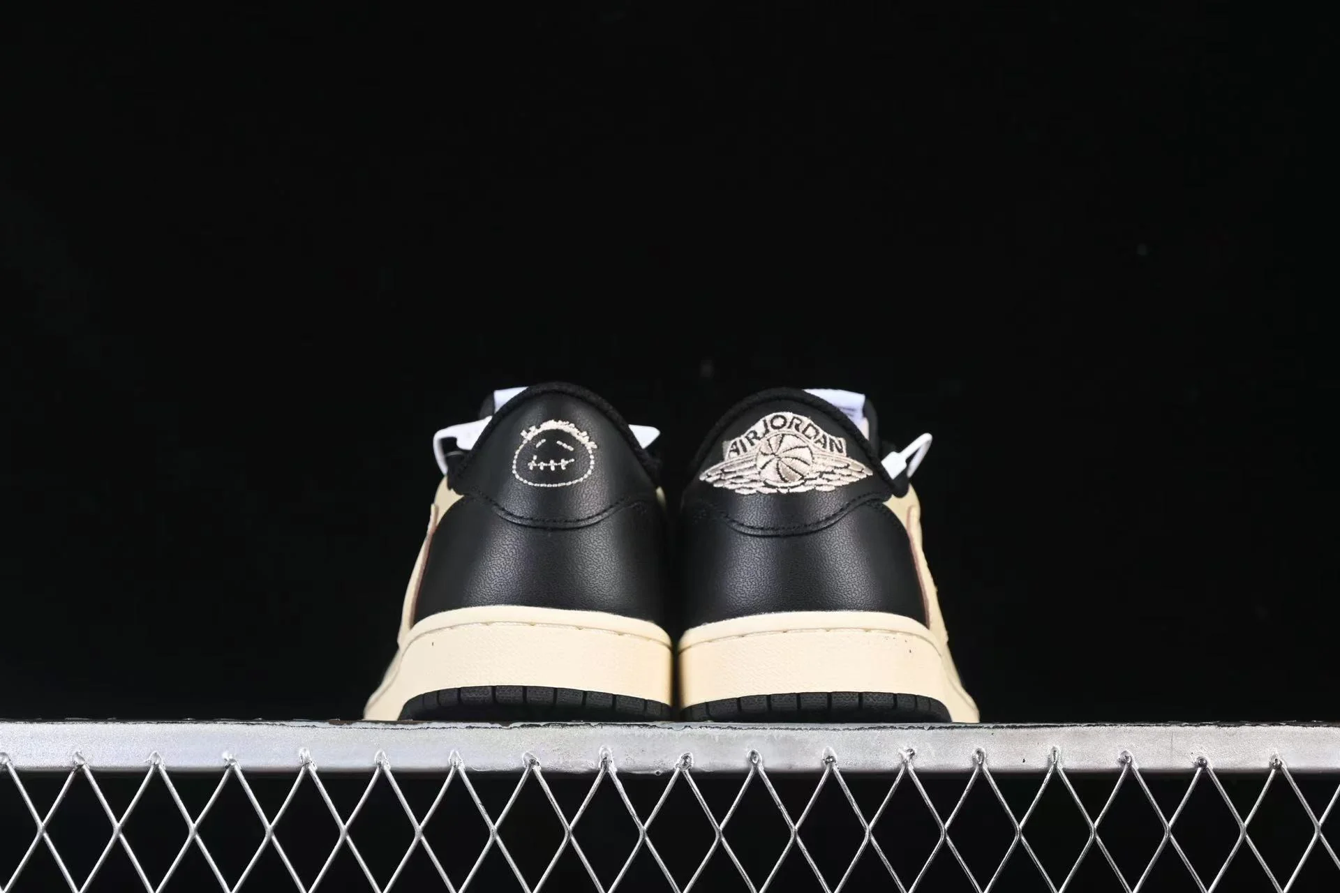 AJ1 Low Travis Scott Pale Vanilla - Image 7