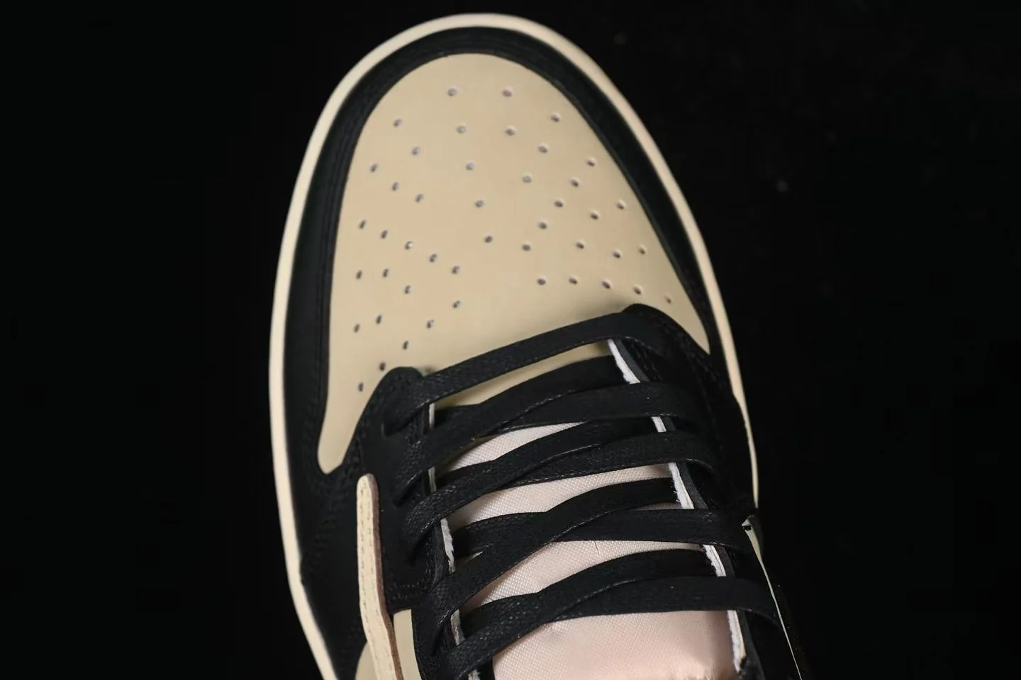 AJ1 Low Travis Scott Pale Vanilla - Image 9