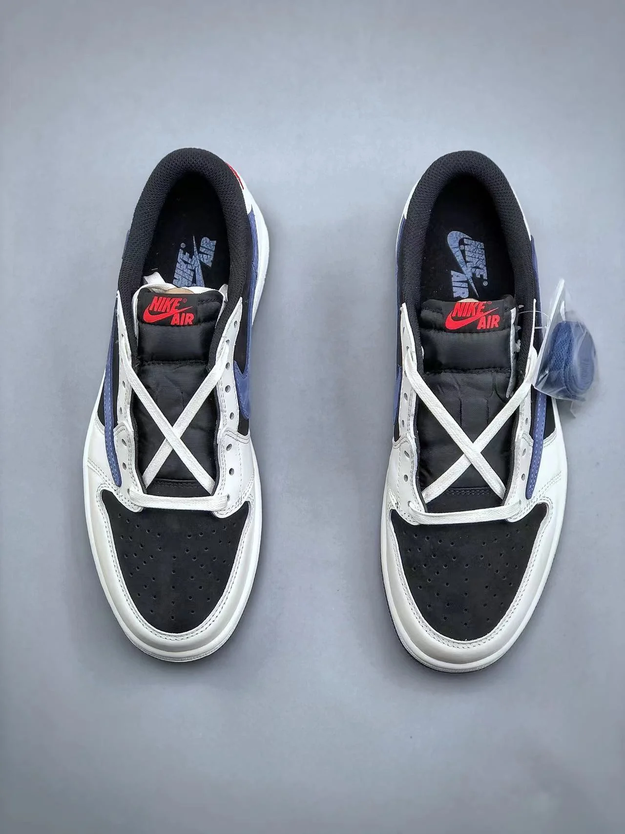 AJ1 Low Travis Scott Reverse Blue - Image 5