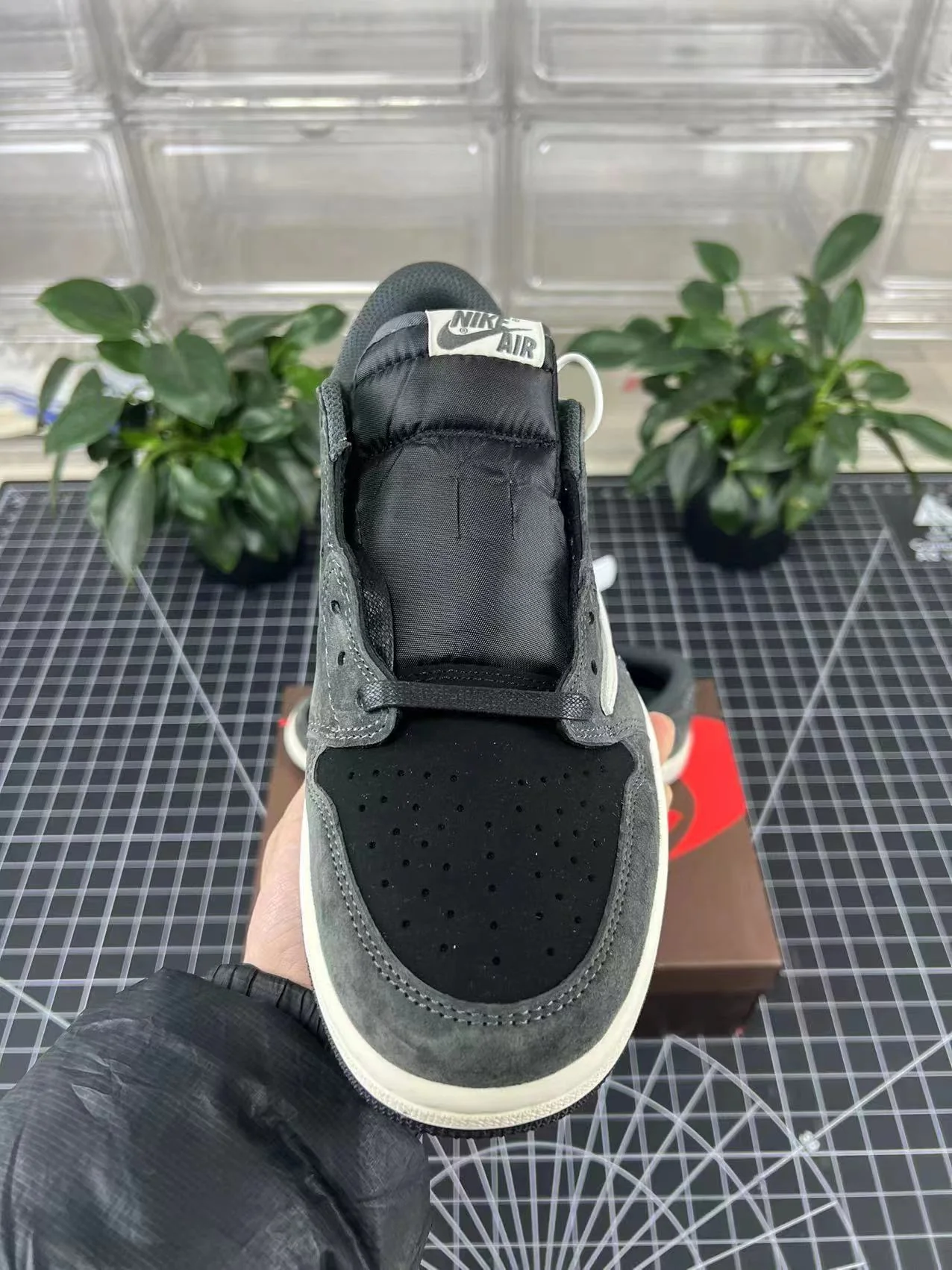 AJ1 Low Travis Scott Reverse Phantom Grey - Image 4