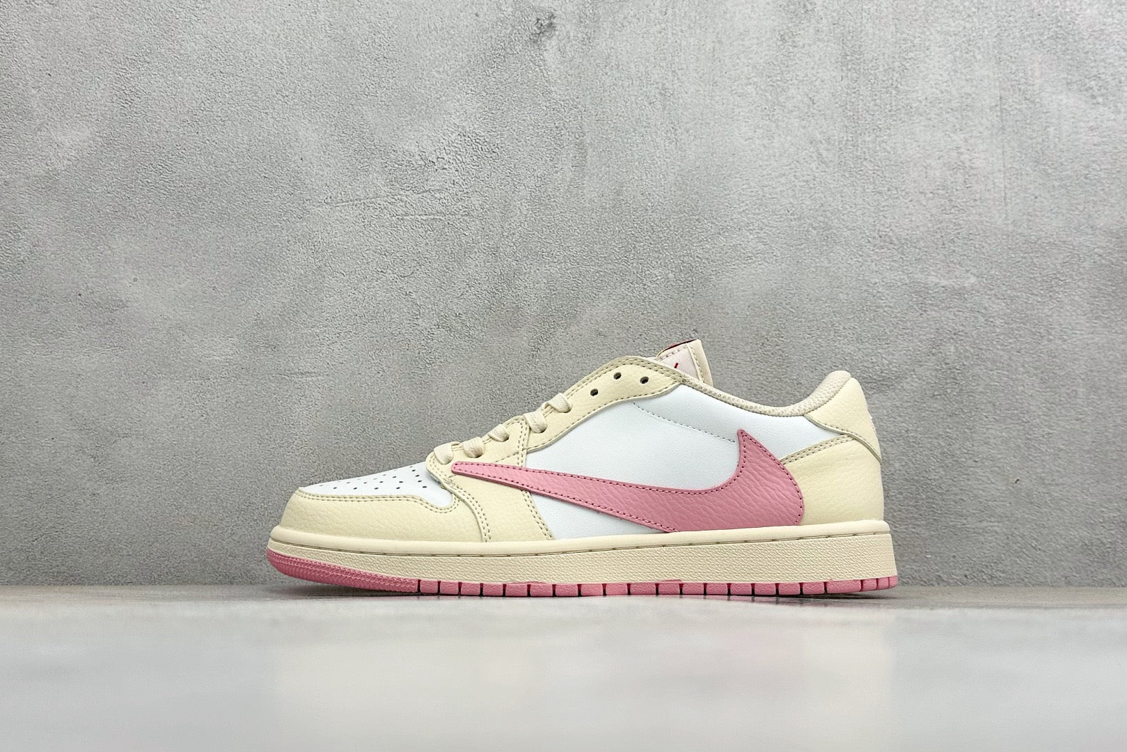 AJ1 Low Travis Scott Shy Pink - Image 2