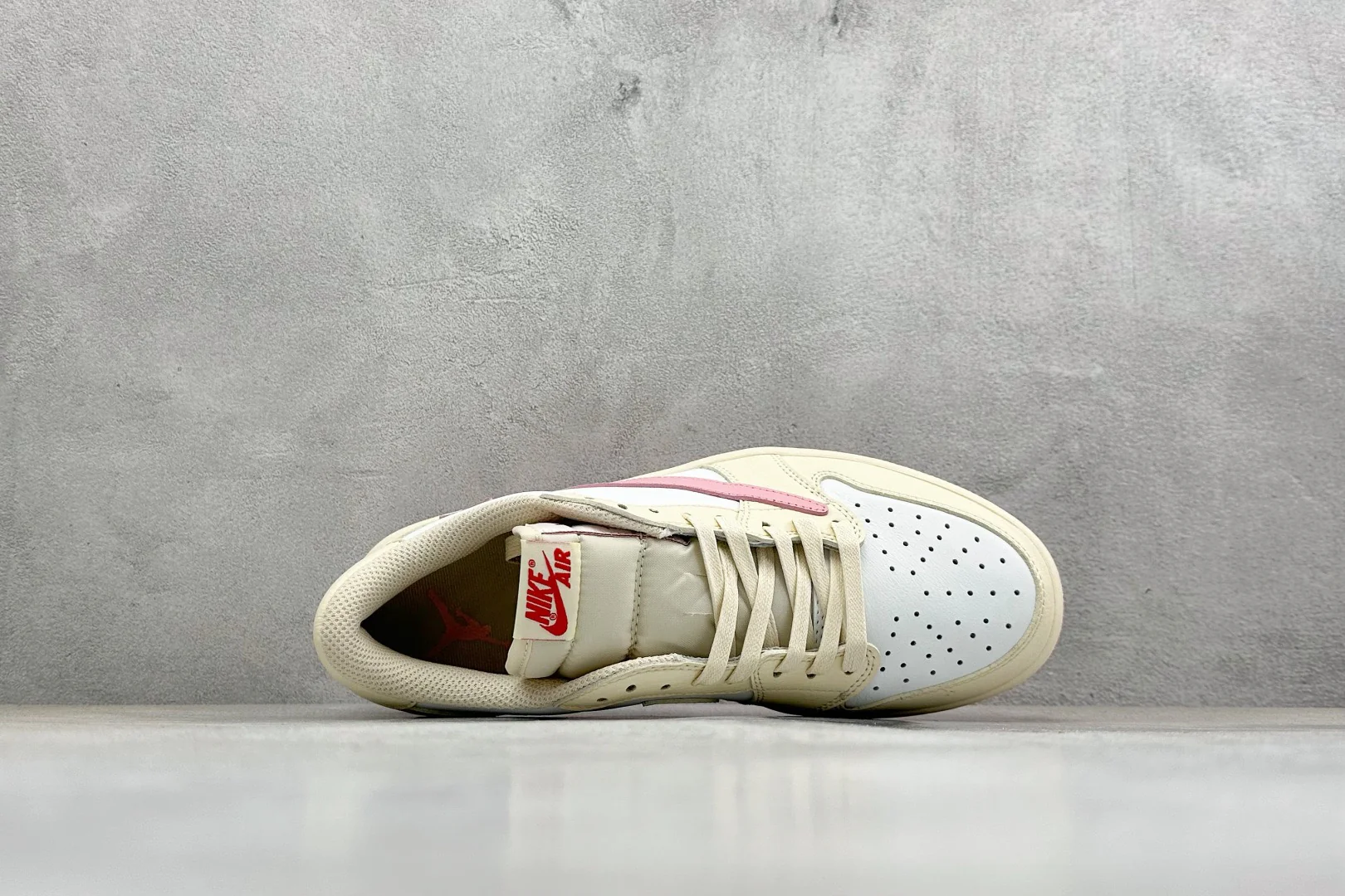 AJ1 Low Travis Scott Shy Pink - Image 4