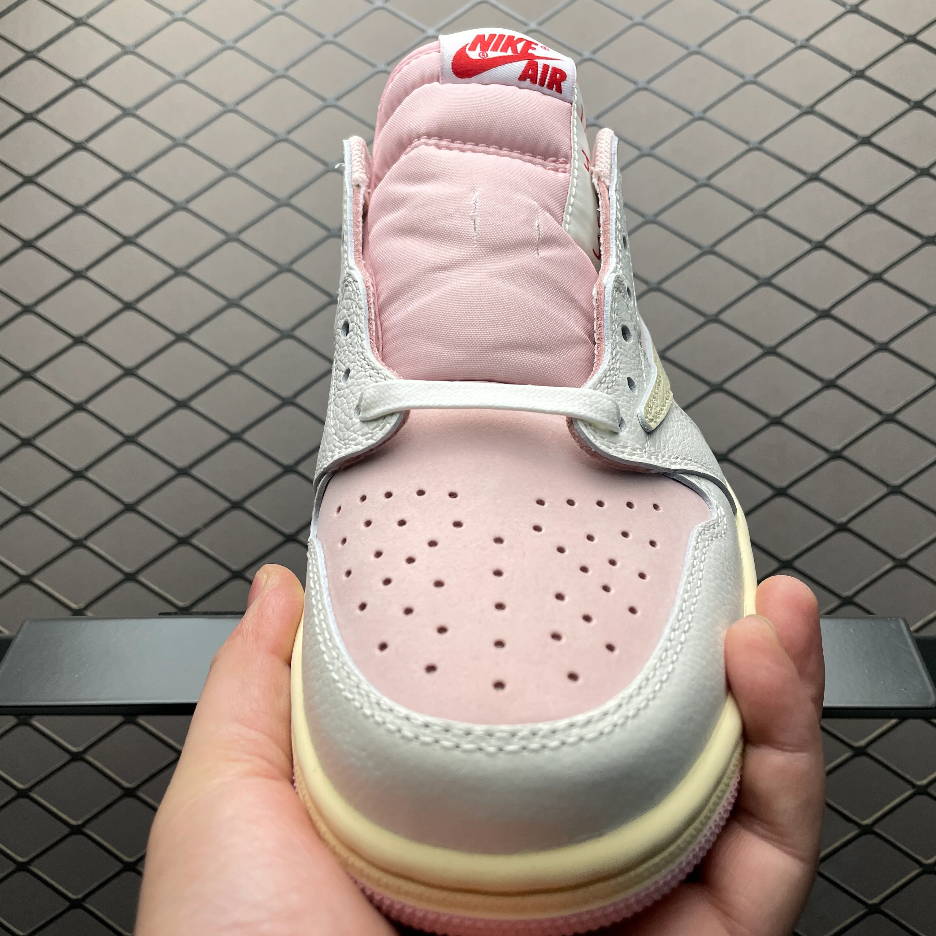 AJ1 Low Travis Scott Reverse Shy Pink - Image 10