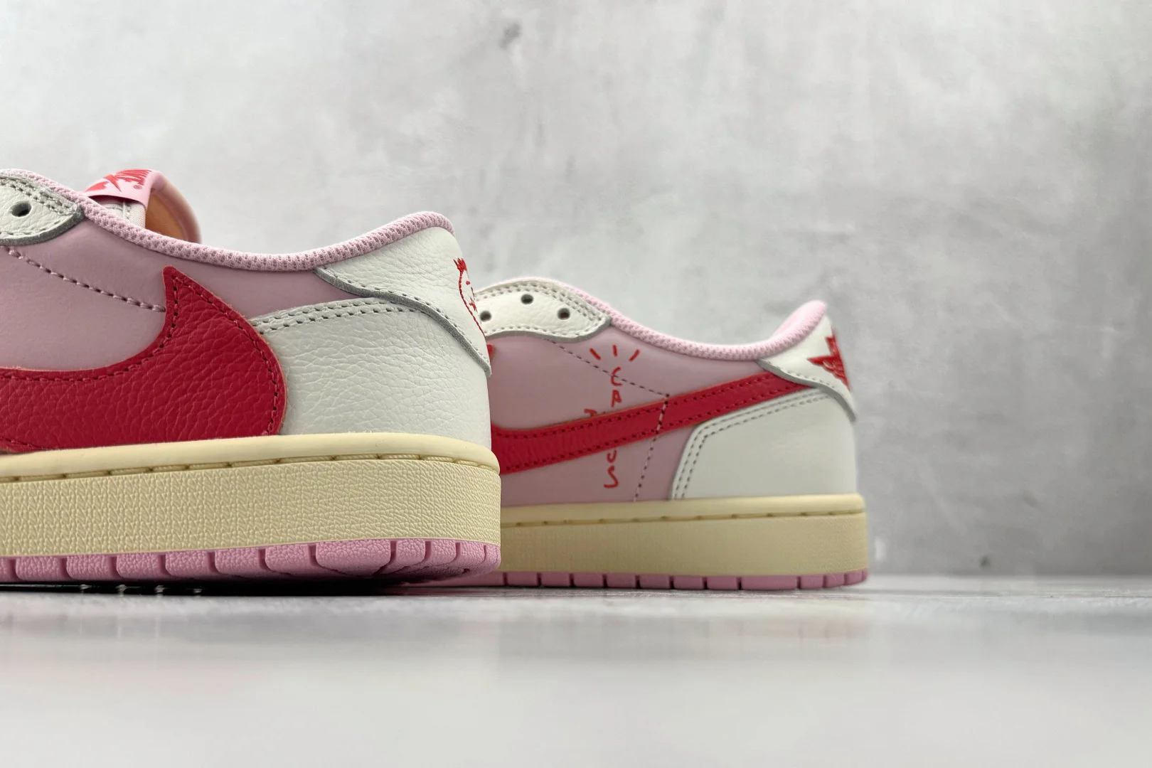 AJ1 Low Travis Scott Tropical Pink - Image 9