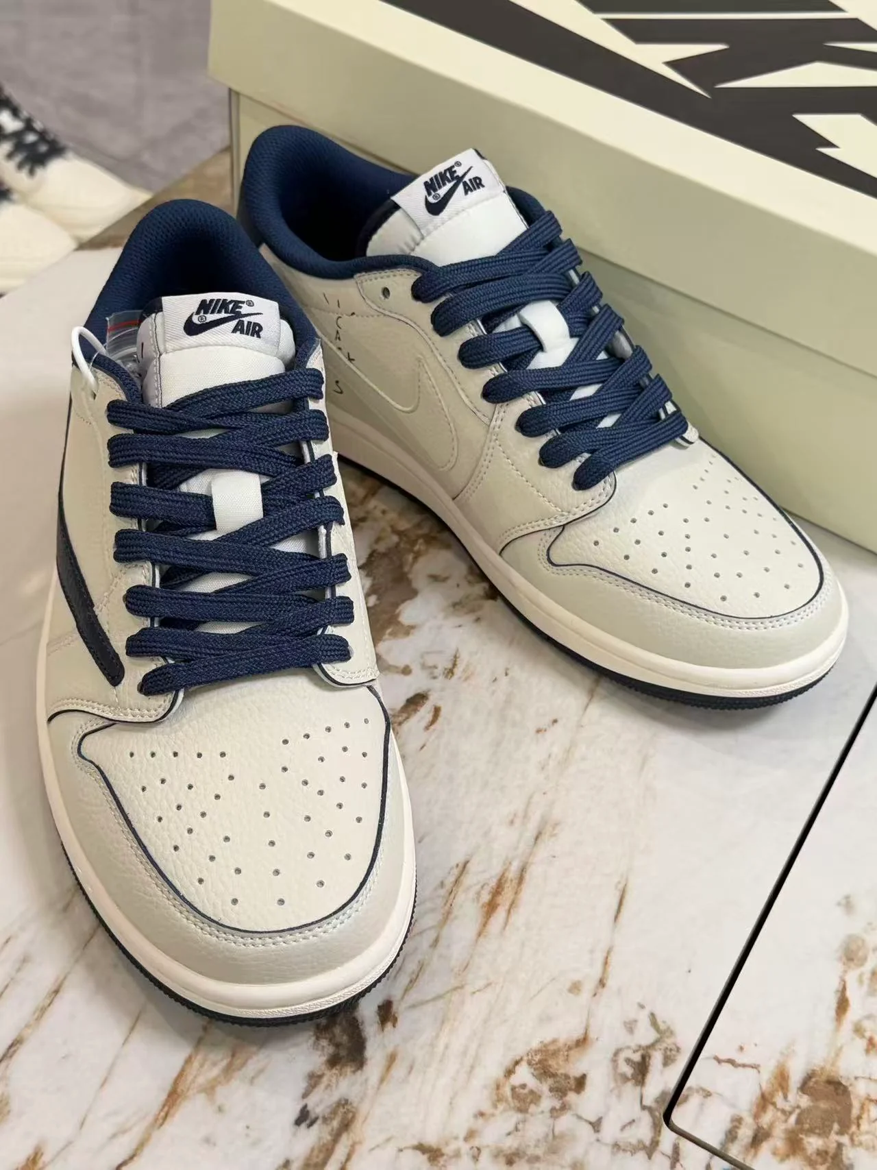 AJ1 Low Travis Scott x Fragment Navy Customs - Image 9
