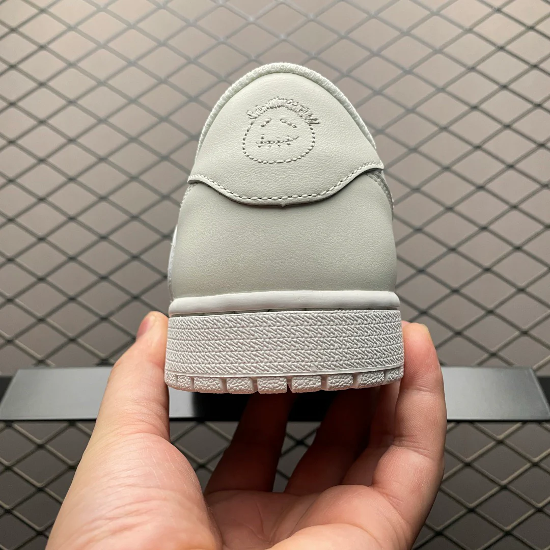 AJ1 Low Travis Scott x White Party - Image 3