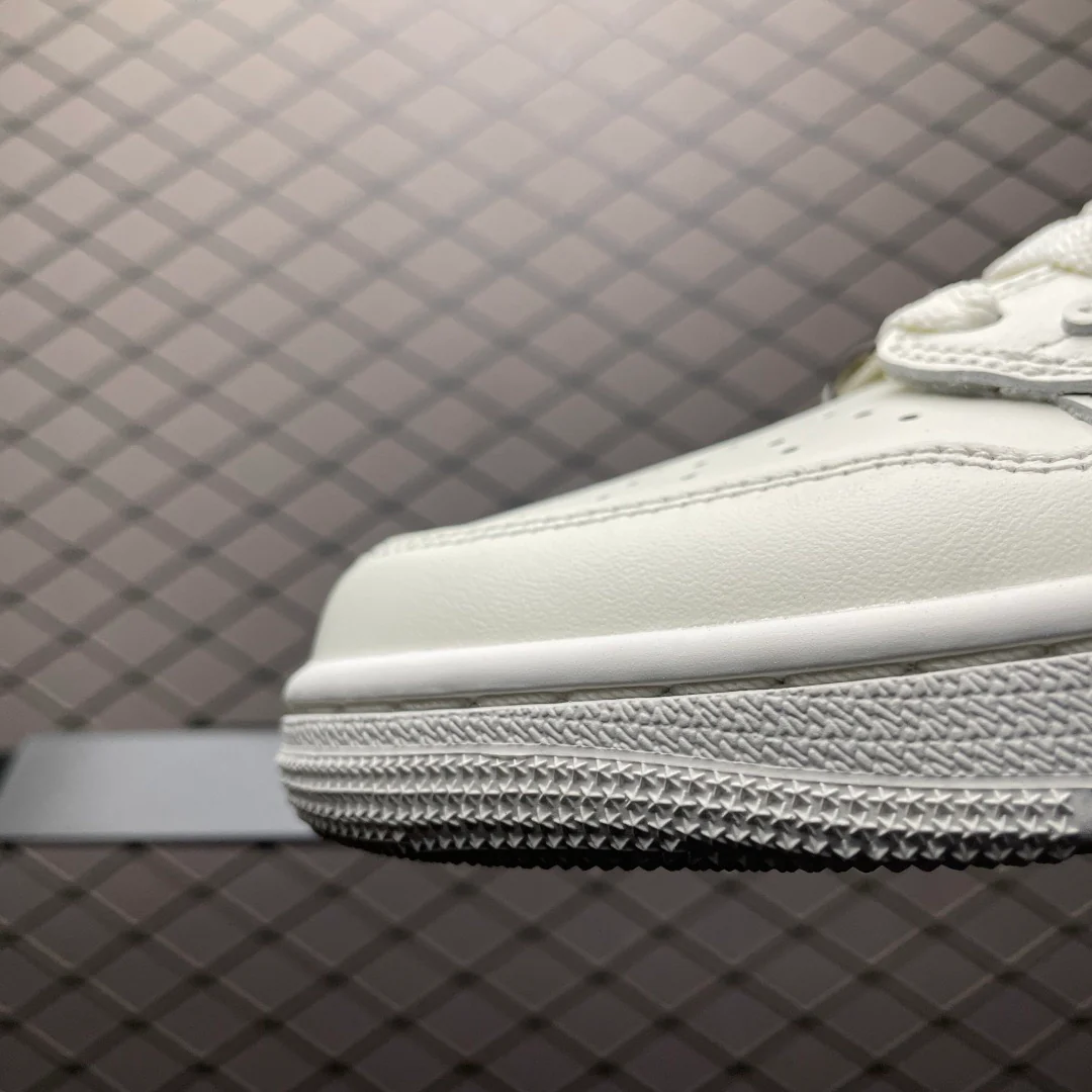 AJ1 Low Travis Scott x White Party - Image 7