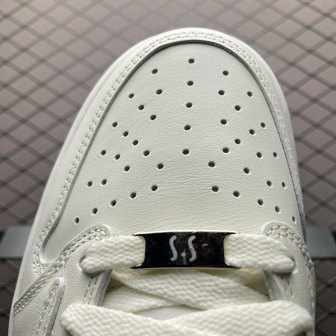 AJ1 Low Travis Scott x White Party - Image 8