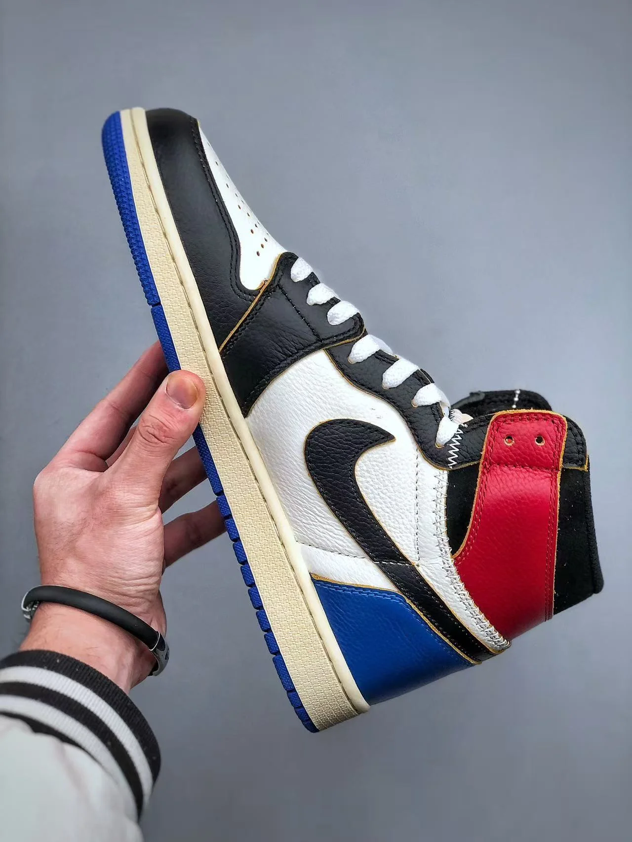 AJ1 Retro High Union Los Angeles x Fragment Design 1.0 - Image 2