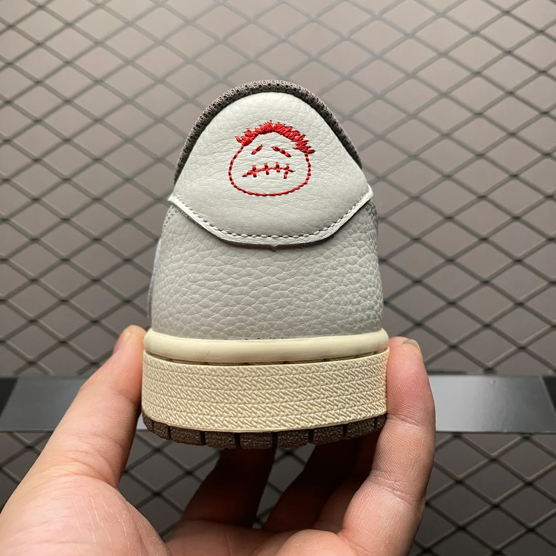 AJ1 Low Travis Scott Reverse Mocha - Image 3