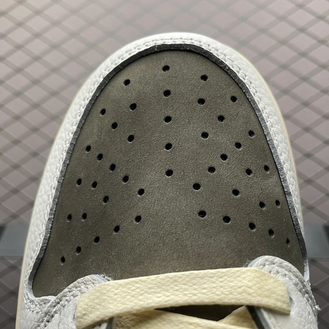 AJ1 Low Travis Scott Reverse Mocha - Image 8