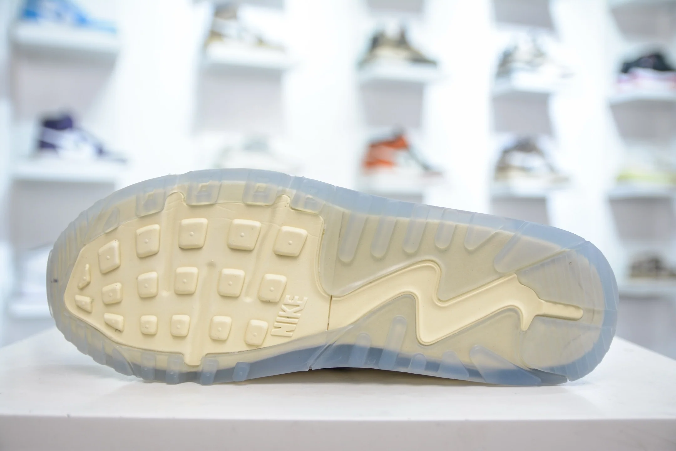 AM90 "THE TEN" White - Image 6