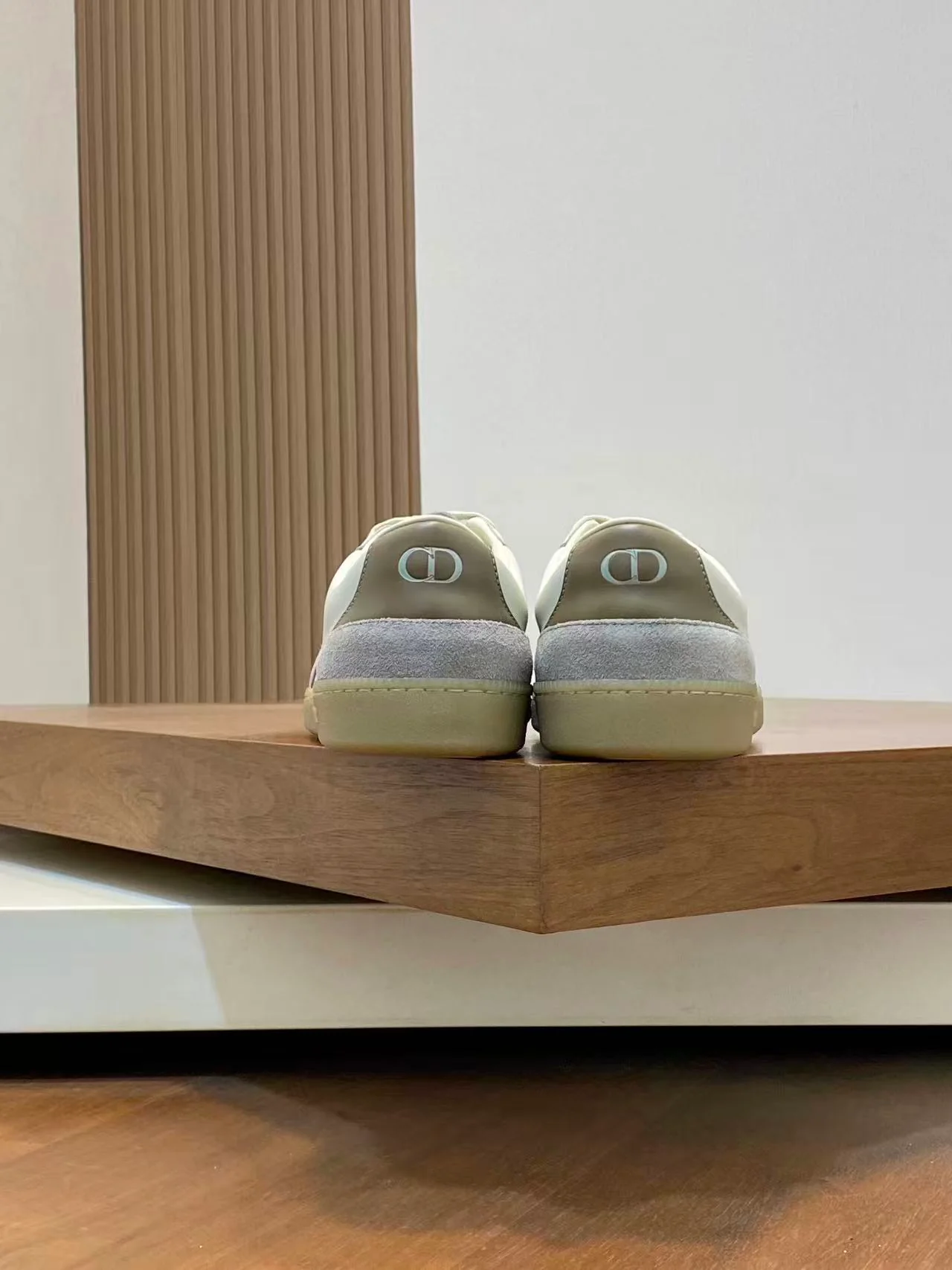 B01 Matchpoint Gray and White - Image 3