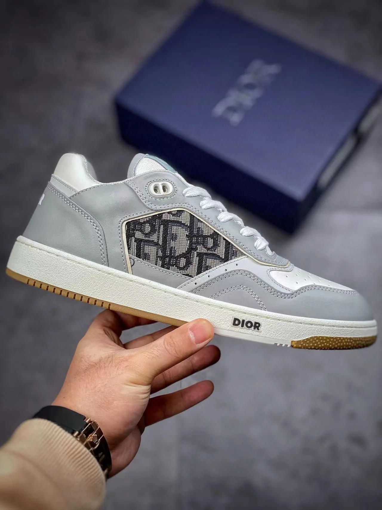 B27 Low-Top Grey Oblique - Image 3