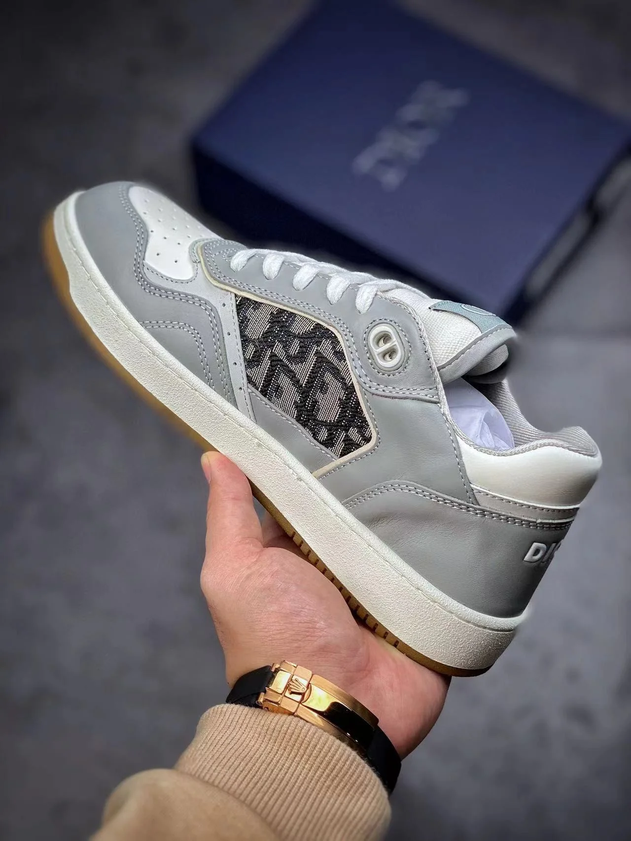 B27 Low-Top Grey Oblique - Image 4