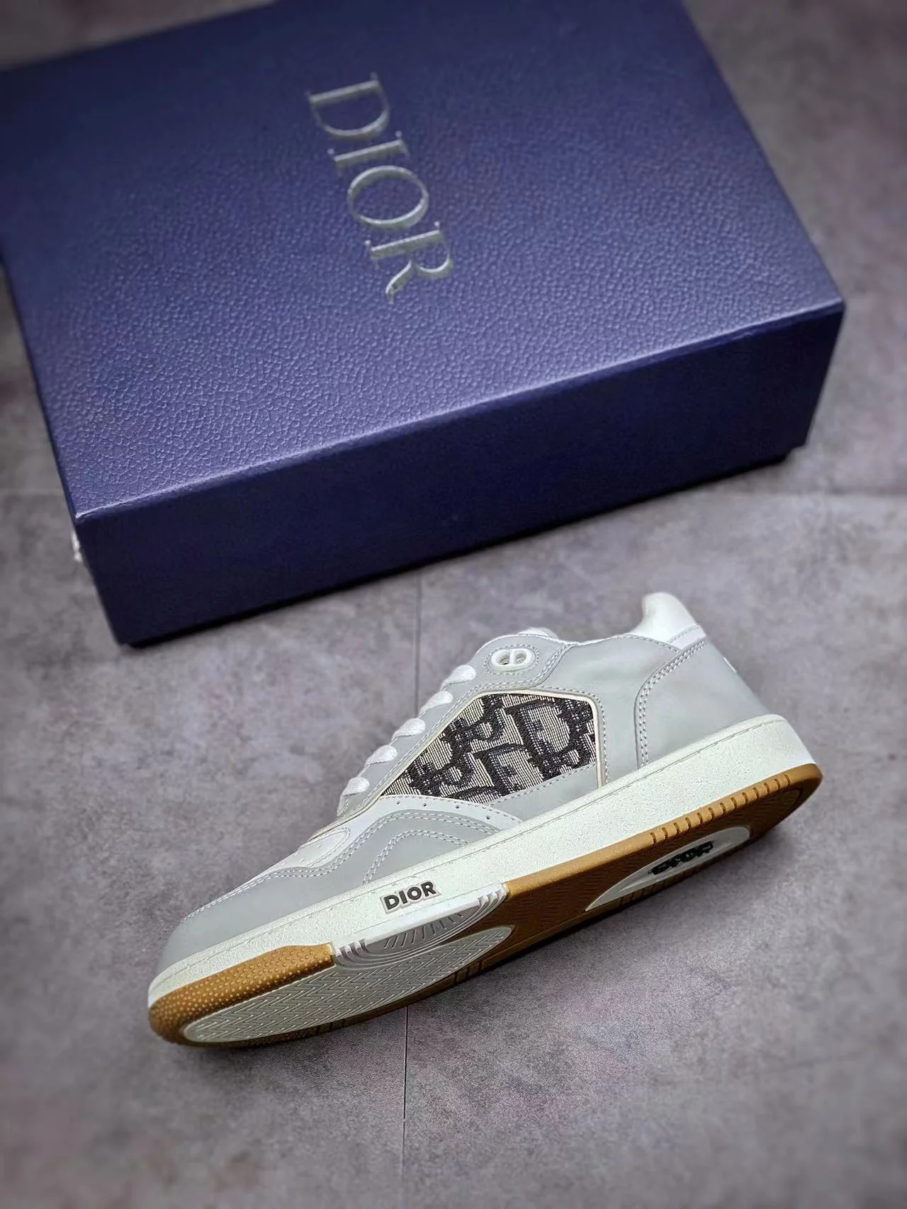 B27 Low-Top Grey Oblique - Image 5