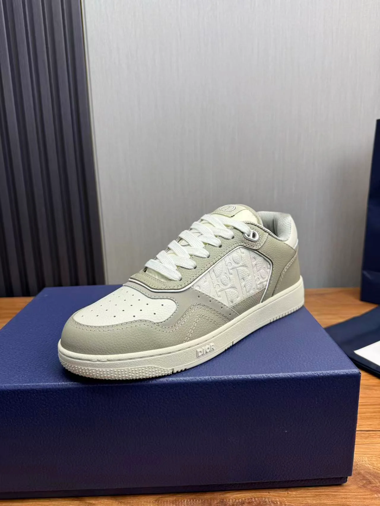 B27 Low-Top Trianon Gray and Cream Grained Calfskin - Image 9