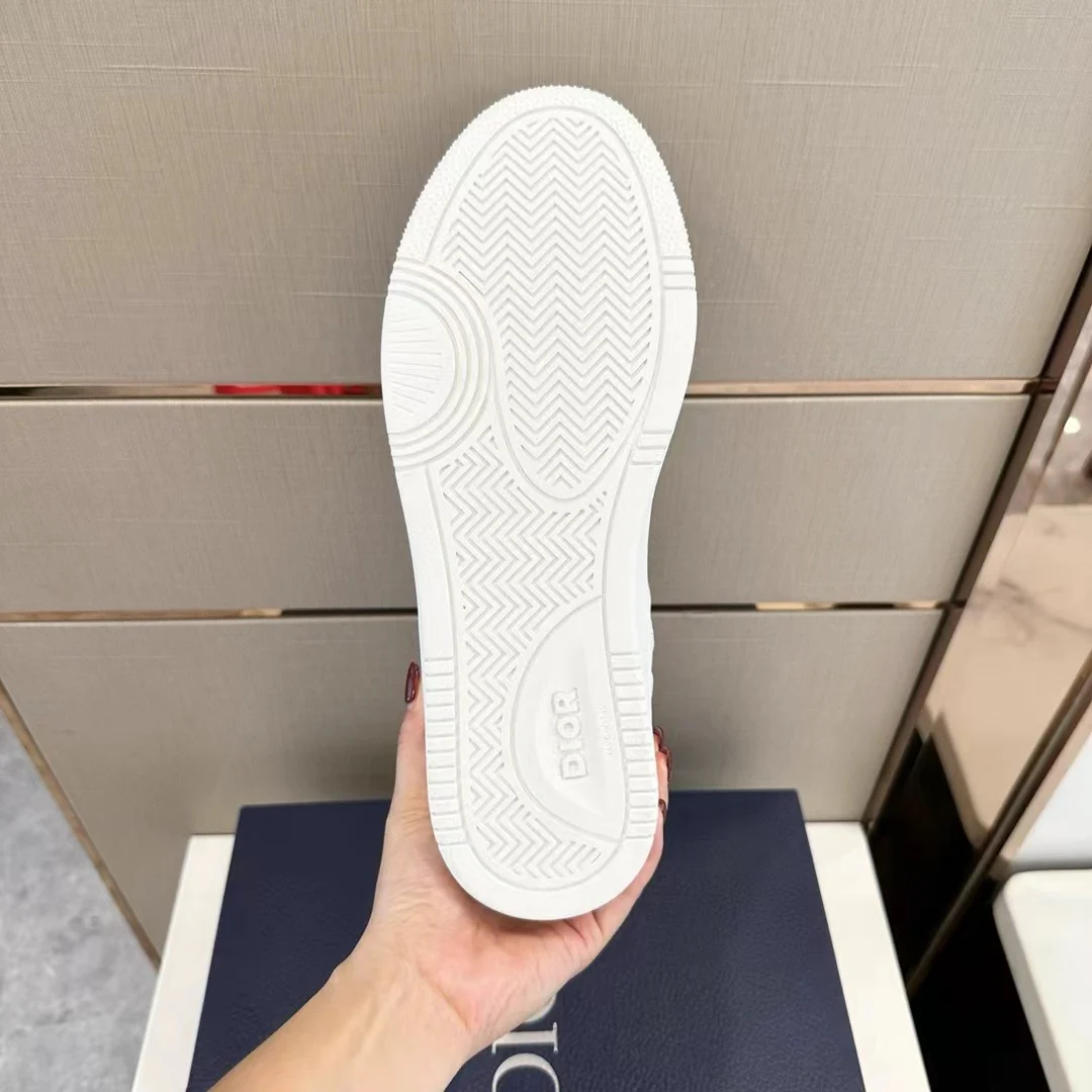 B27 Low-Top White on White - Image 10