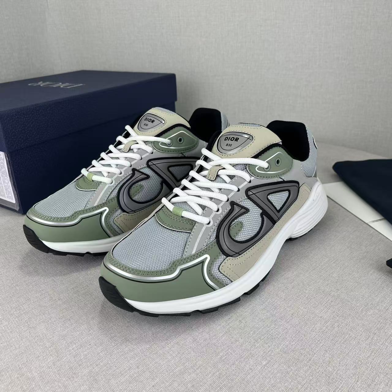 B30 Grey on Cedar Green Mesh - Image 4