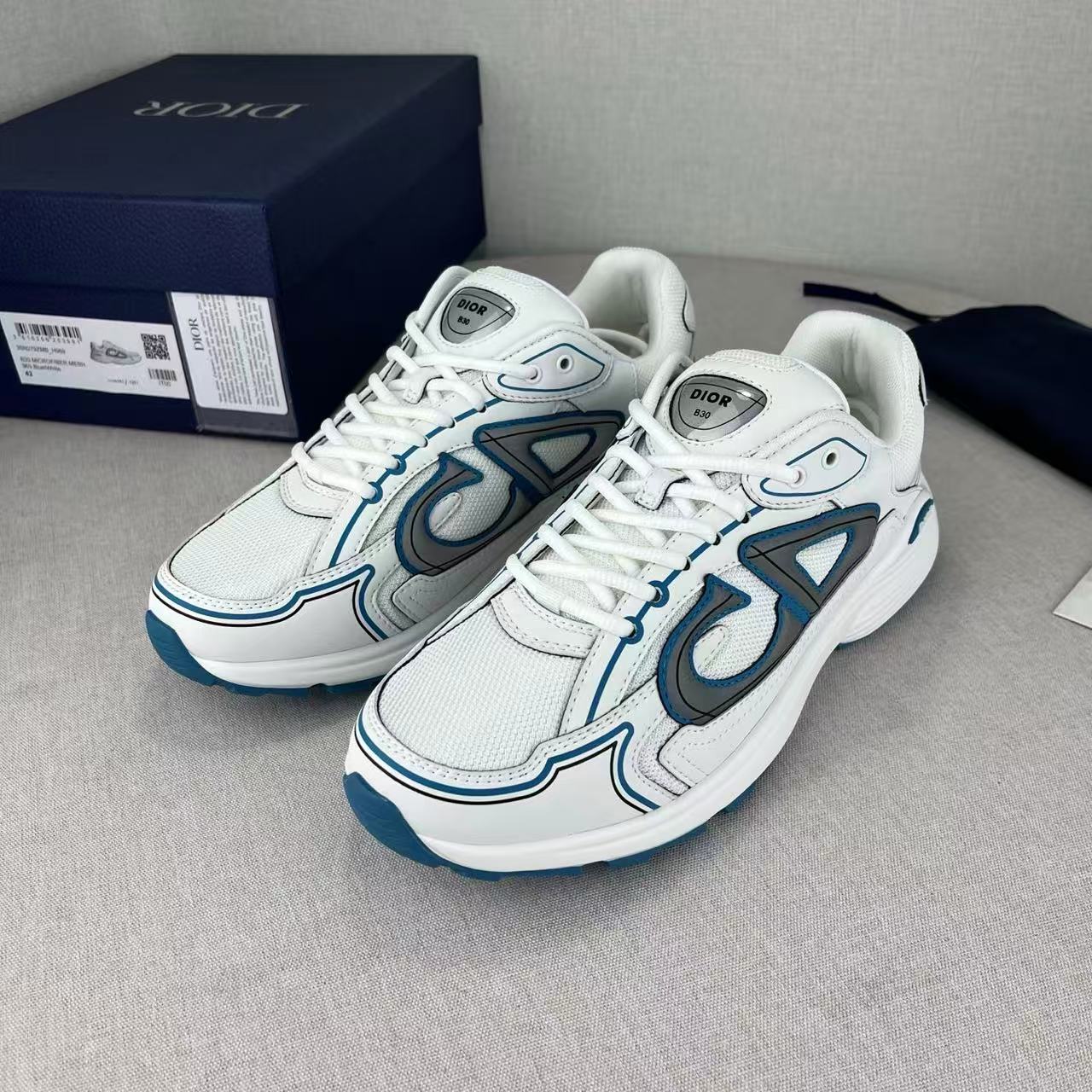 B30 White and Light Blue Mesh - Image 2